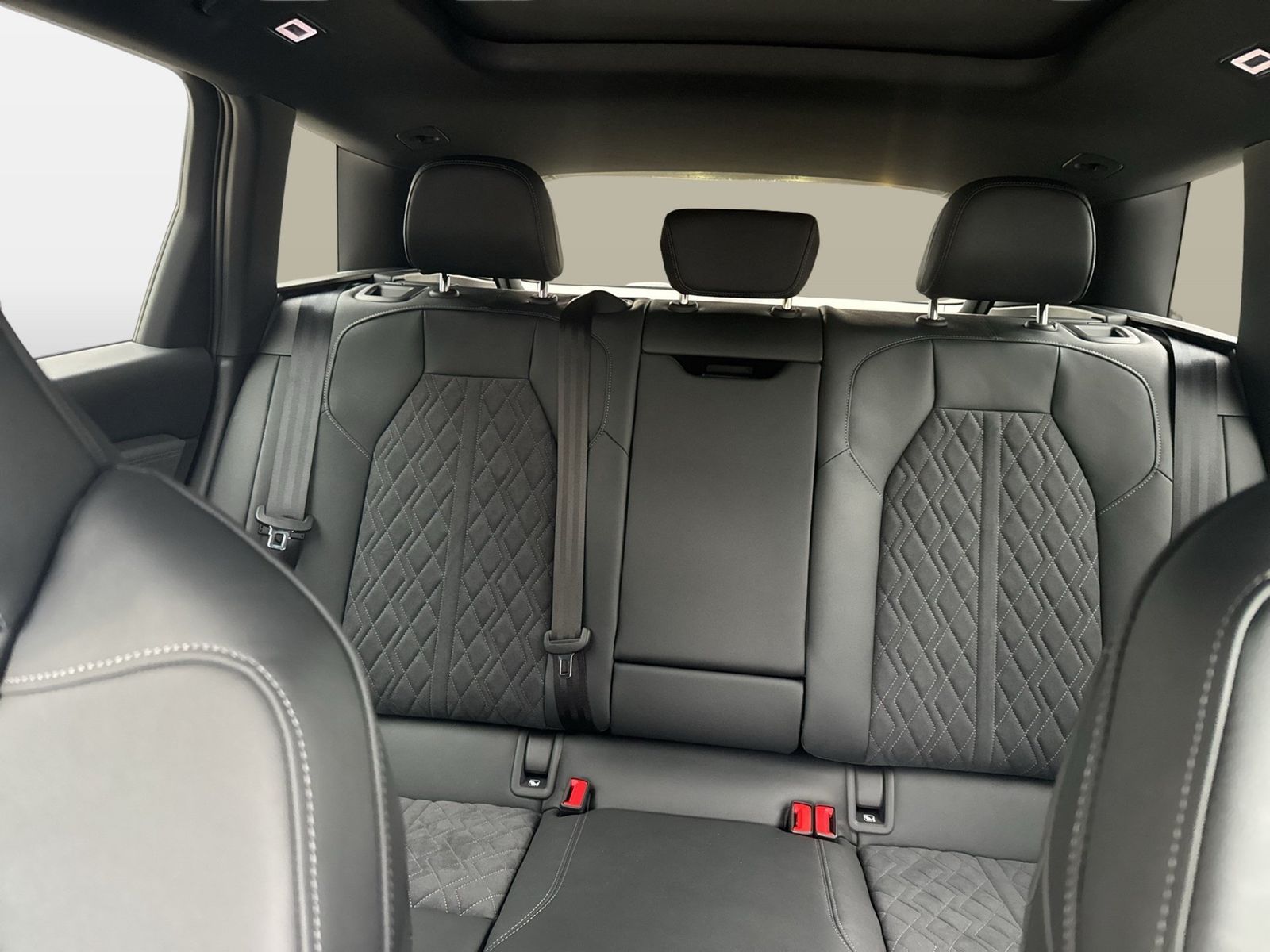 Fahrzeug autohaus mense Fahrzeugabbildung Audi Q6 SUV e-tron quattro 315 kW Matrix B&O - mit KI generiert/bearbeitet