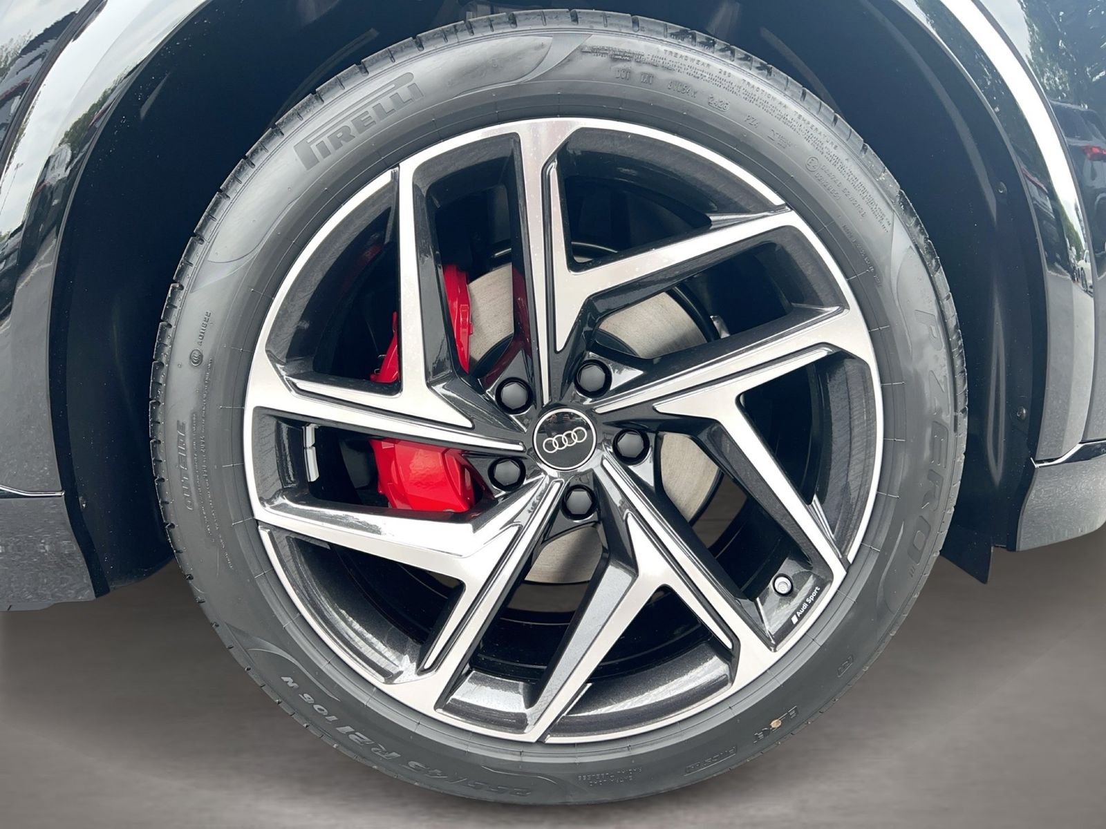 Fahrzeug autohaus mense Fahrzeugabbildung Audi Q6 SUV e-tron quattro 315 kW Matrix B&O - mit KI generiert/bearbeitet