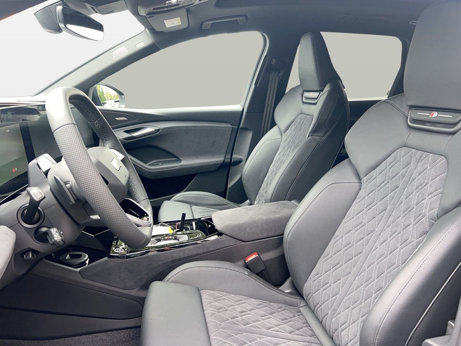 Fahrzeug autohaus mense Fahrzeugabbildung Audi Q6 SUV e-tron quattro 315 kW Matrix B&O - mit KI generiert/bearbeitet