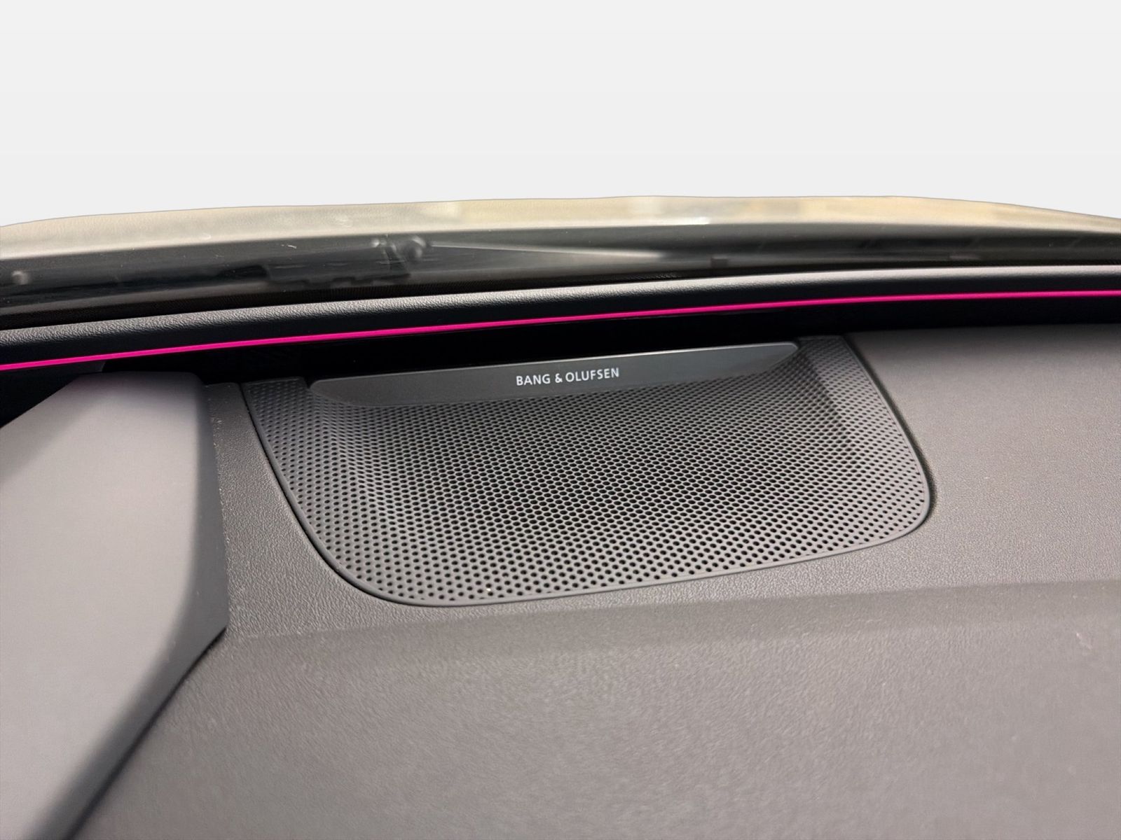 Fahrzeug autohaus mense Fahrzeugabbildung Audi A6 Sportback e-tron quattro B&O AHK HUD Luft ACC - mit KI generiert/bearbeitet