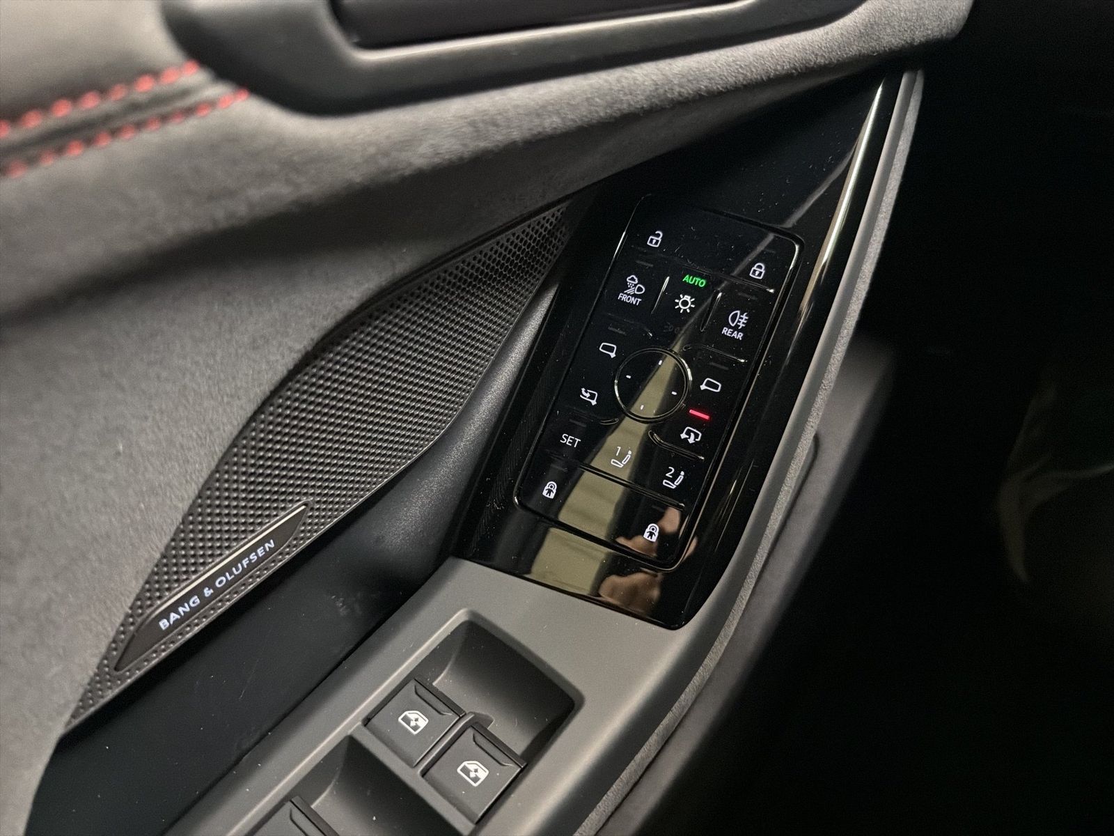 Fahrzeug autohaus mense Fahrzeugabbildung Audi A6 Sportback e-tron quattro B&O AHK HUD Luft ACC - mit KI generiert/bearbeitet