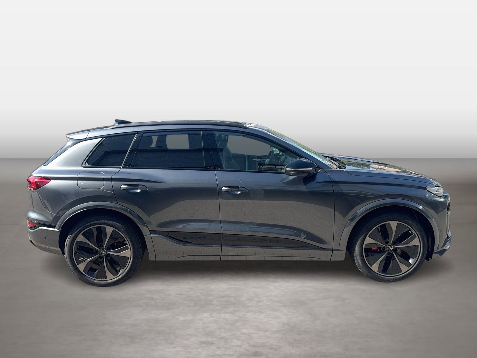 Fahrzeugabbildung Audi SQ6 SUV e-tron 360 kW Matrix B&O CarPlay TechPro - mit KI generiert/bearbeitet