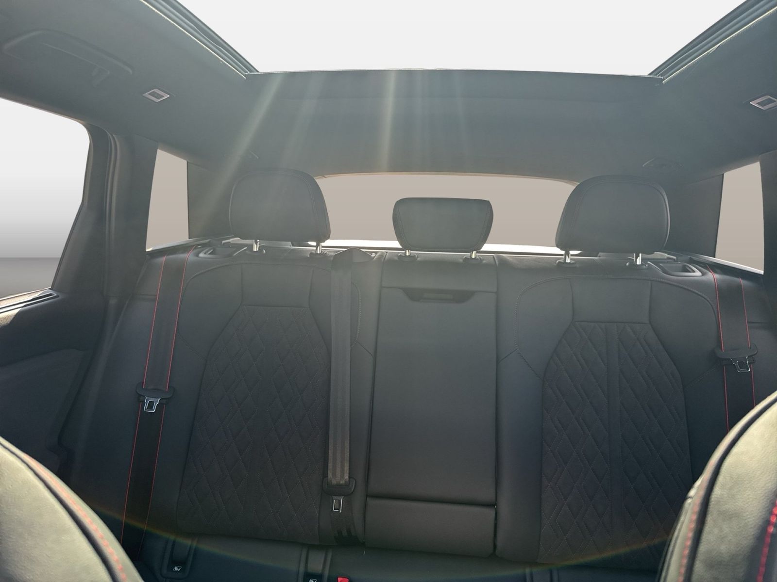 Fahrzeugabbildung Audi SQ6 SUV e-tron 360 kW Matrix B&O CarPlay TechPro - mit KI generiert/bearbeitet