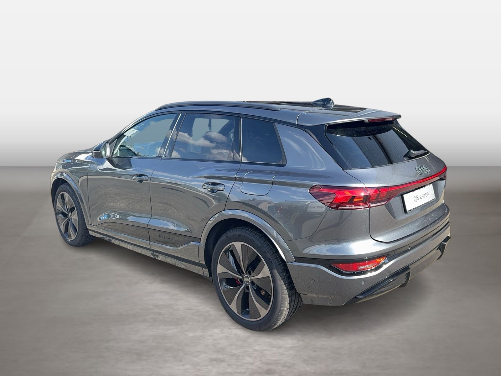 Fahrzeugabbildung Audi SQ6 SUV e-tron 360 kW Matrix B&O CarPlay TechPro - mit KI generiert/bearbeitet