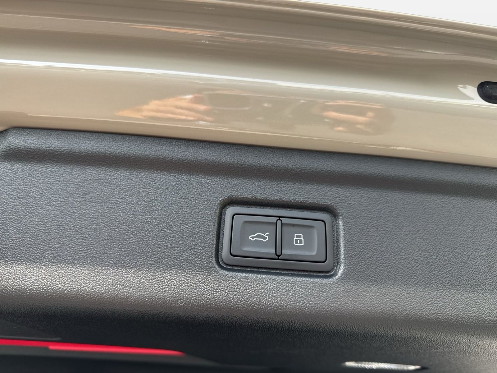 Fahrzeug autohaus mense Fahrzeugabbildung Audi A6 Sportback e-tron quattro 315 kW LM - mit KI generiert/bearbeitet