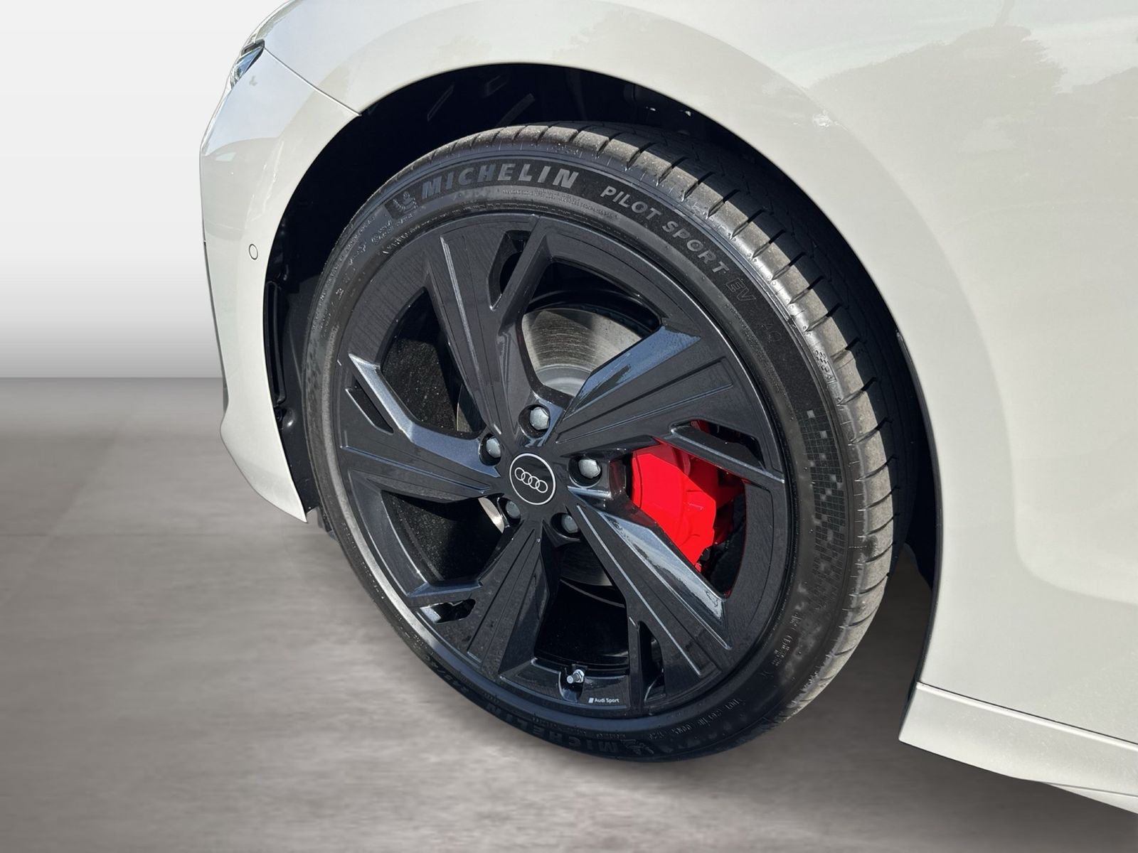 Fahrzeug autohaus mense Fahrzeugabbildung Audi A6 Sportback e-tron quattro 315 kW LM - mit KI generiert/bearbeitet