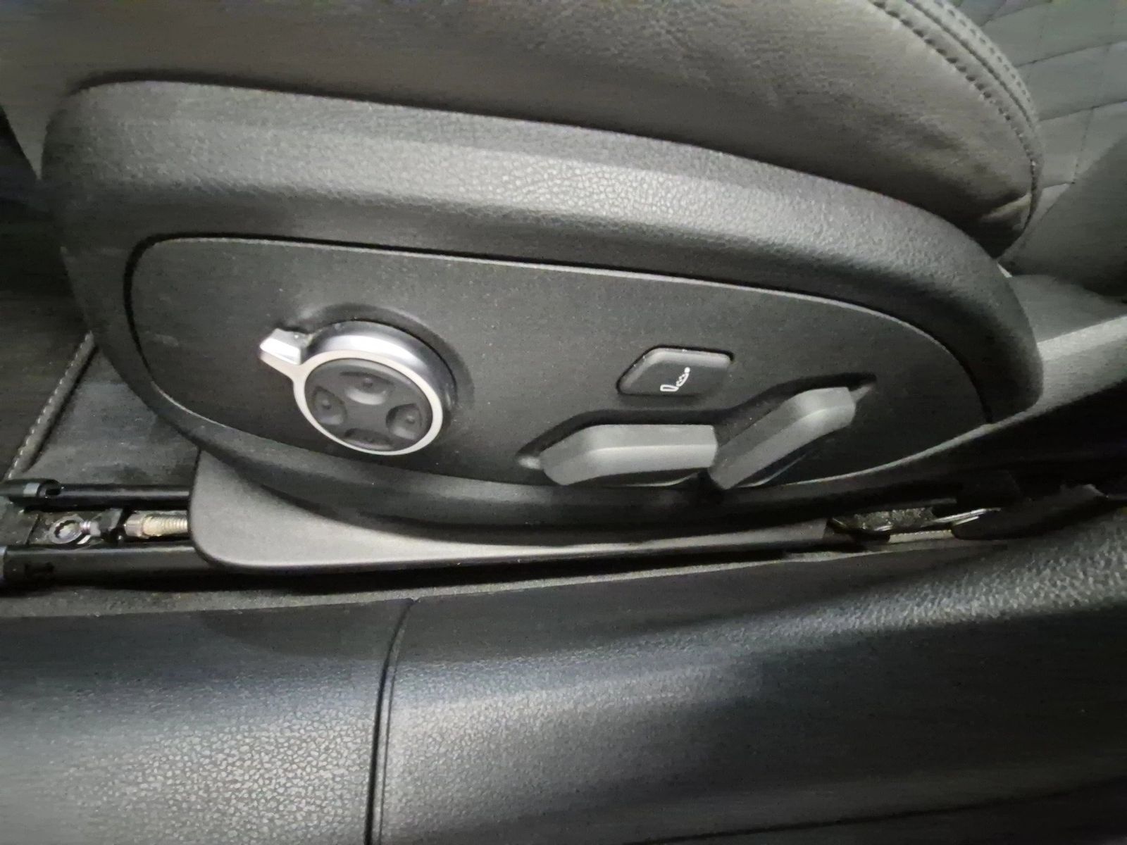 Fahrzeugabbildung Audi A4 Avant 50 TDI quattro tiptronic S line Matrix