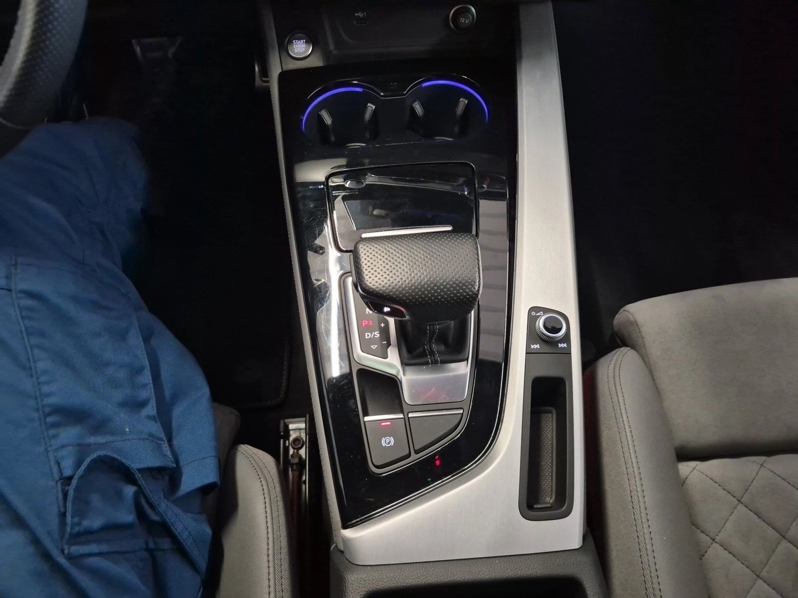 Fahrzeugabbildung Audi A4 Avant 50 TDI quattro tiptronic S line Matrix