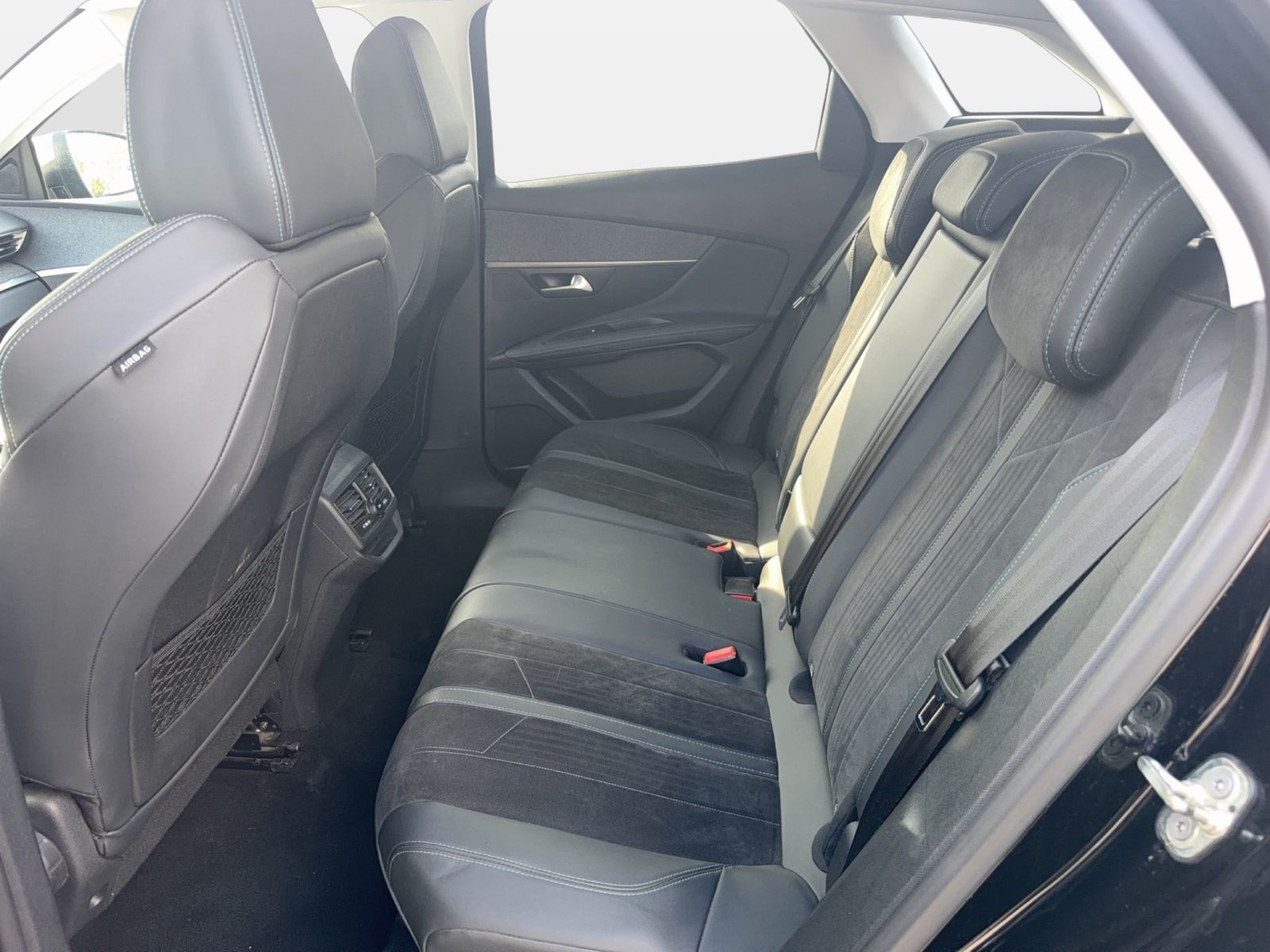 Fahrzeug autohaus mense Fahrzeugabbildung Peugeot 3008 1.6 Pure Tech Crossway Automatik Navi Virtu - mit KI generiert/bearbeitet