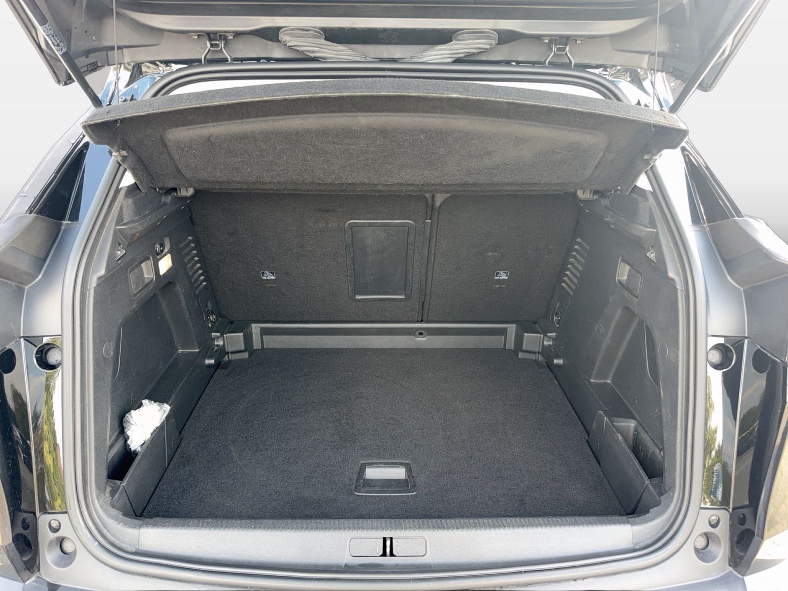 Fahrzeug autohaus mense Fahrzeugabbildung Peugeot 3008 1.6 Pure Tech Crossway Automatik Navi Virtu - mit KI generiert/bearbeitet