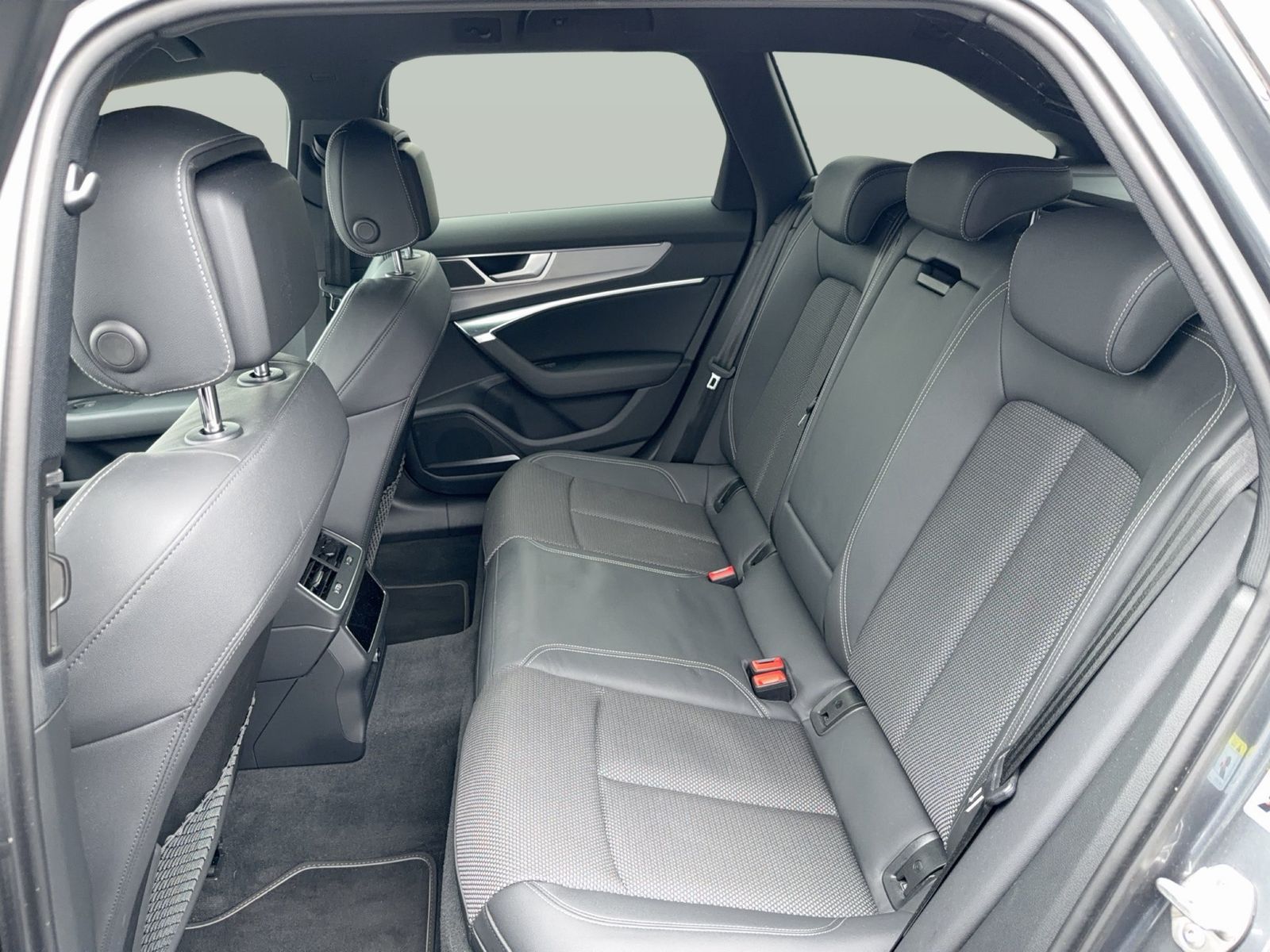 Fahrzeug autohaus mense Fahrzeugabbildung Audi A6 Avant 50 TDI quattro tiptronic Sport Matrix - mit KI generiert/bearbeitet