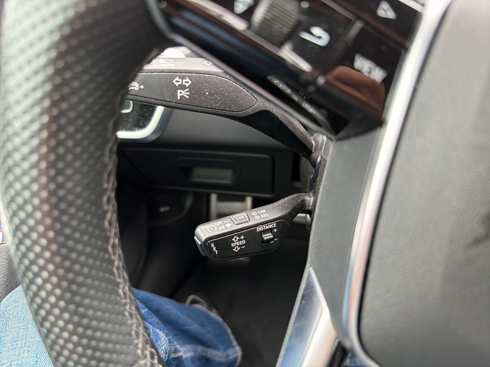 Fahrzeug autohaus mense Fahrzeugabbildung Audi A6 Avant 50 TDI quattro tiptronic Sport Matrix - mit KI generiert/bearbeitet