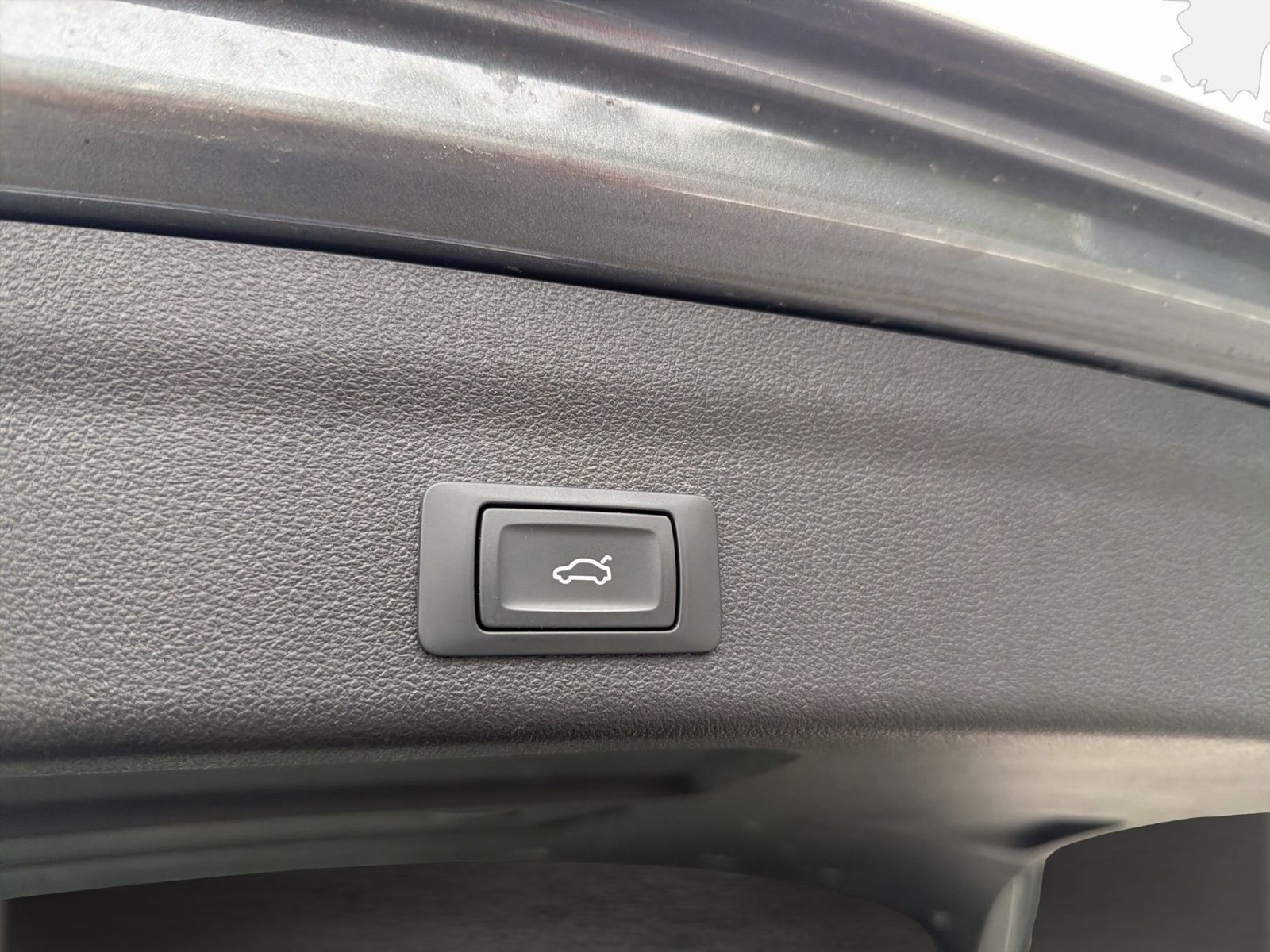 Fahrzeug autohaus mense Fahrzeugabbildung Audi A6 Avant 50 TDI quattro tiptronic Sport Matrix - mit KI generiert/bearbeitet