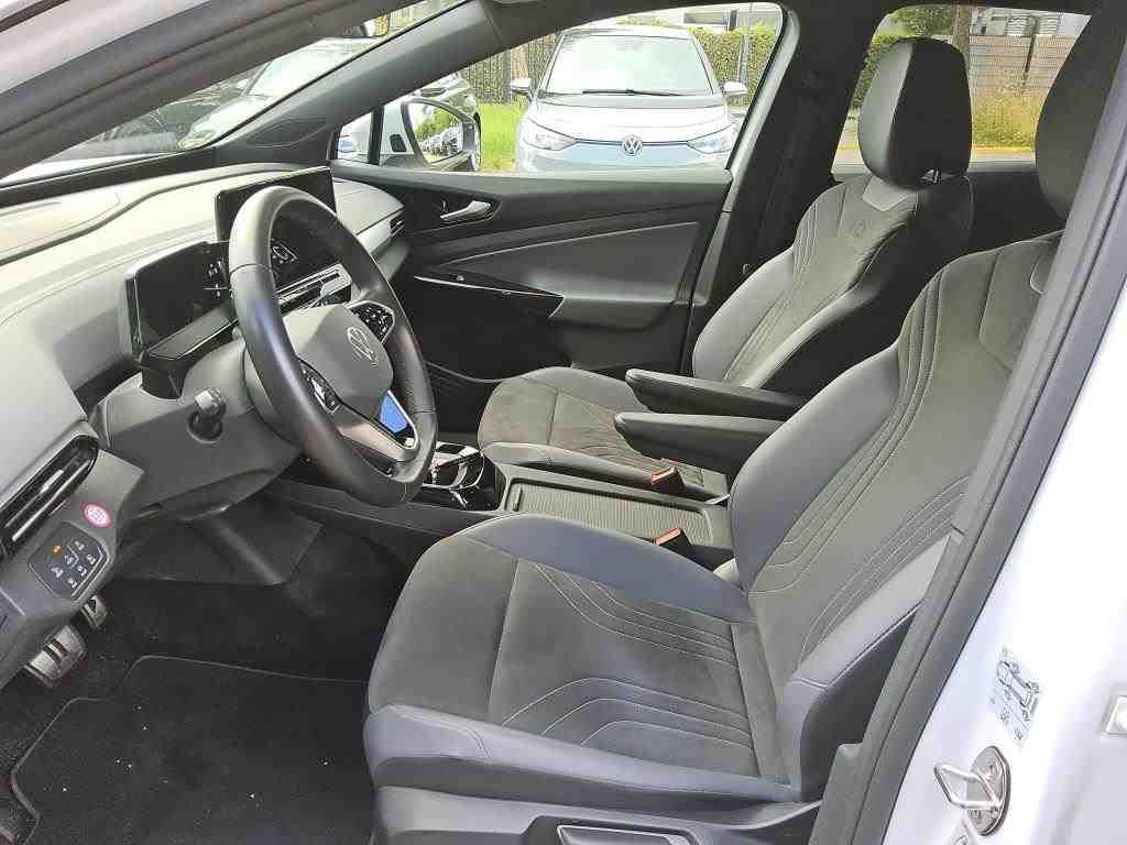 Fahrzeugabbildung Volkswagen ID.5 Pro Performance IQ.Light Matrix CarPlay AHK