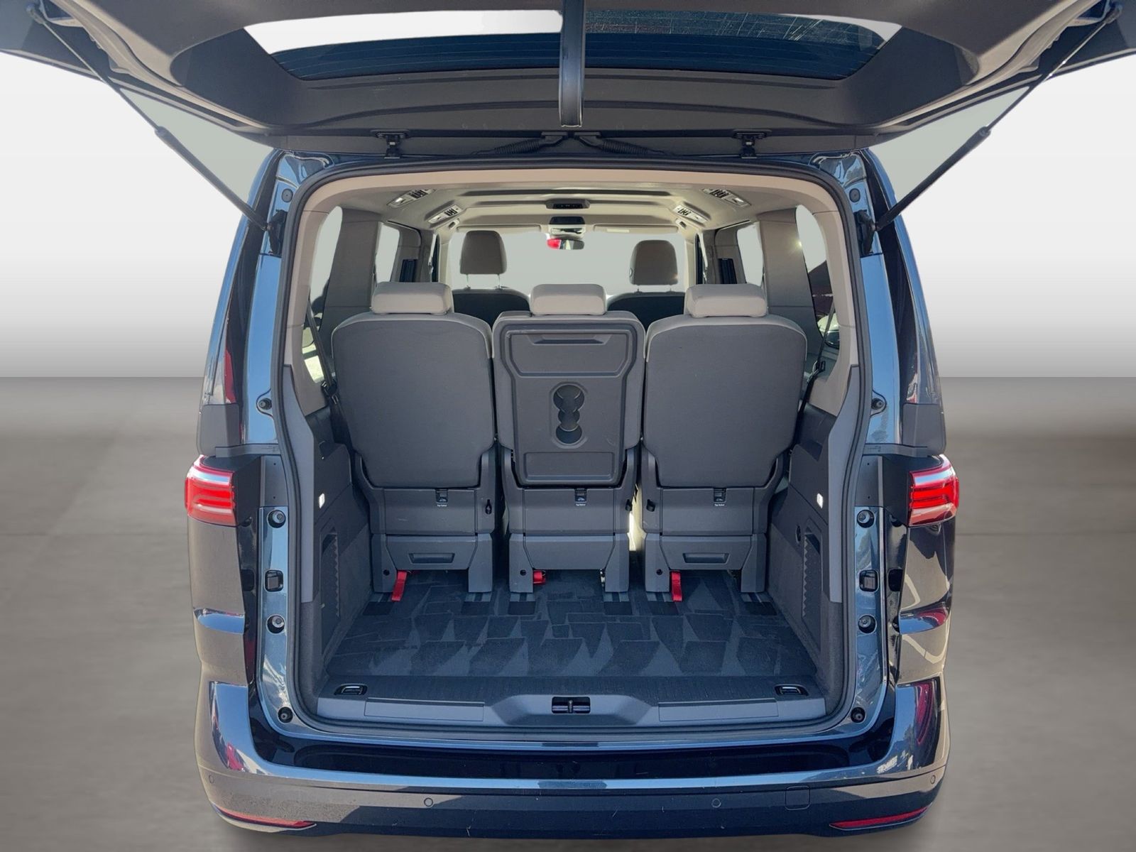 Fahrzeugabbildung Volkswagen Multivan T7 Basis TDI LÜ 110 kW DSG CarPlay LED - mit KI generiert/bearbeitet