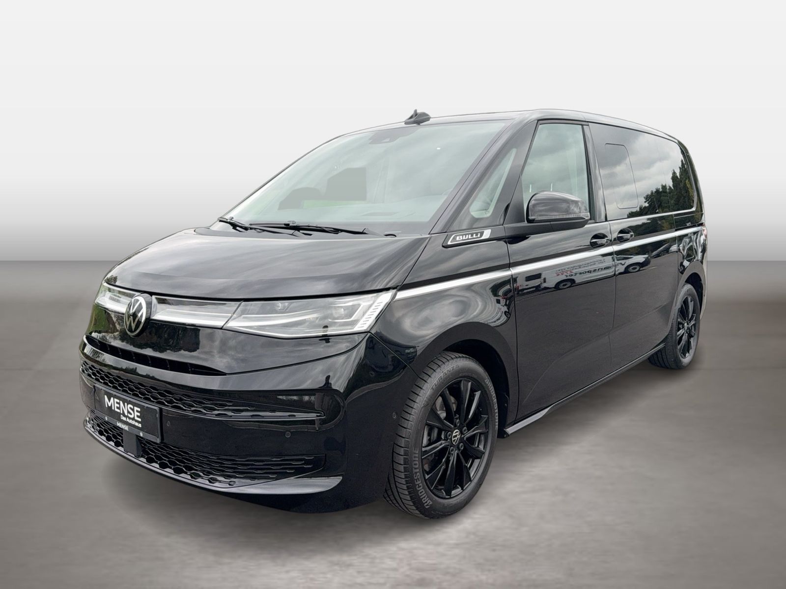 Fahrzeugabbildung Volkswagen Multivan T7 Style KÜ 110TDI IQ.Light Matrix CarP - mit KI generiert/bearbeitet