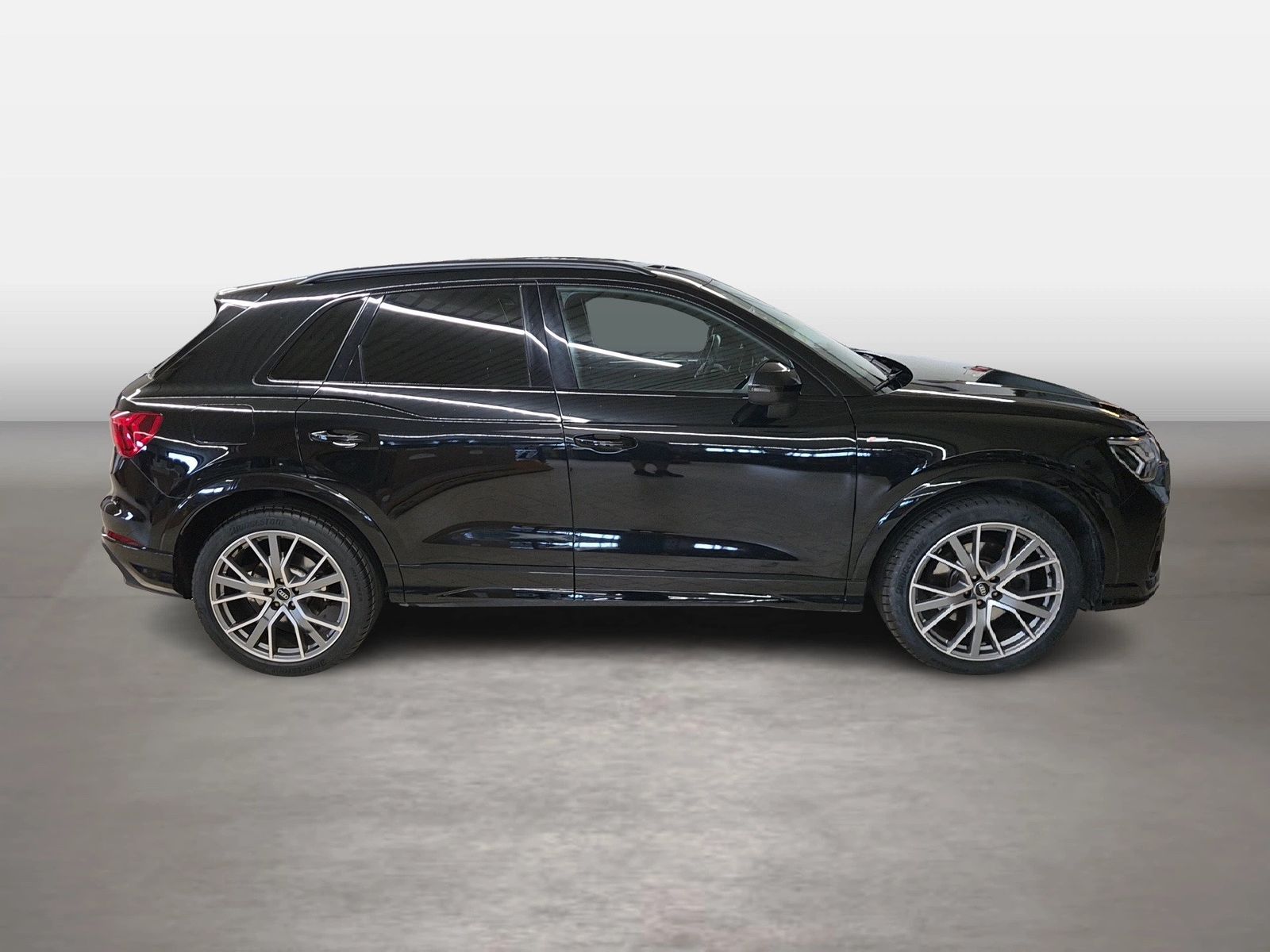 Fahrzeug autohaus mense Fahrzeugabbildung Audi Q3 40 TFSI quattro S tronic S line Matrix Sonos