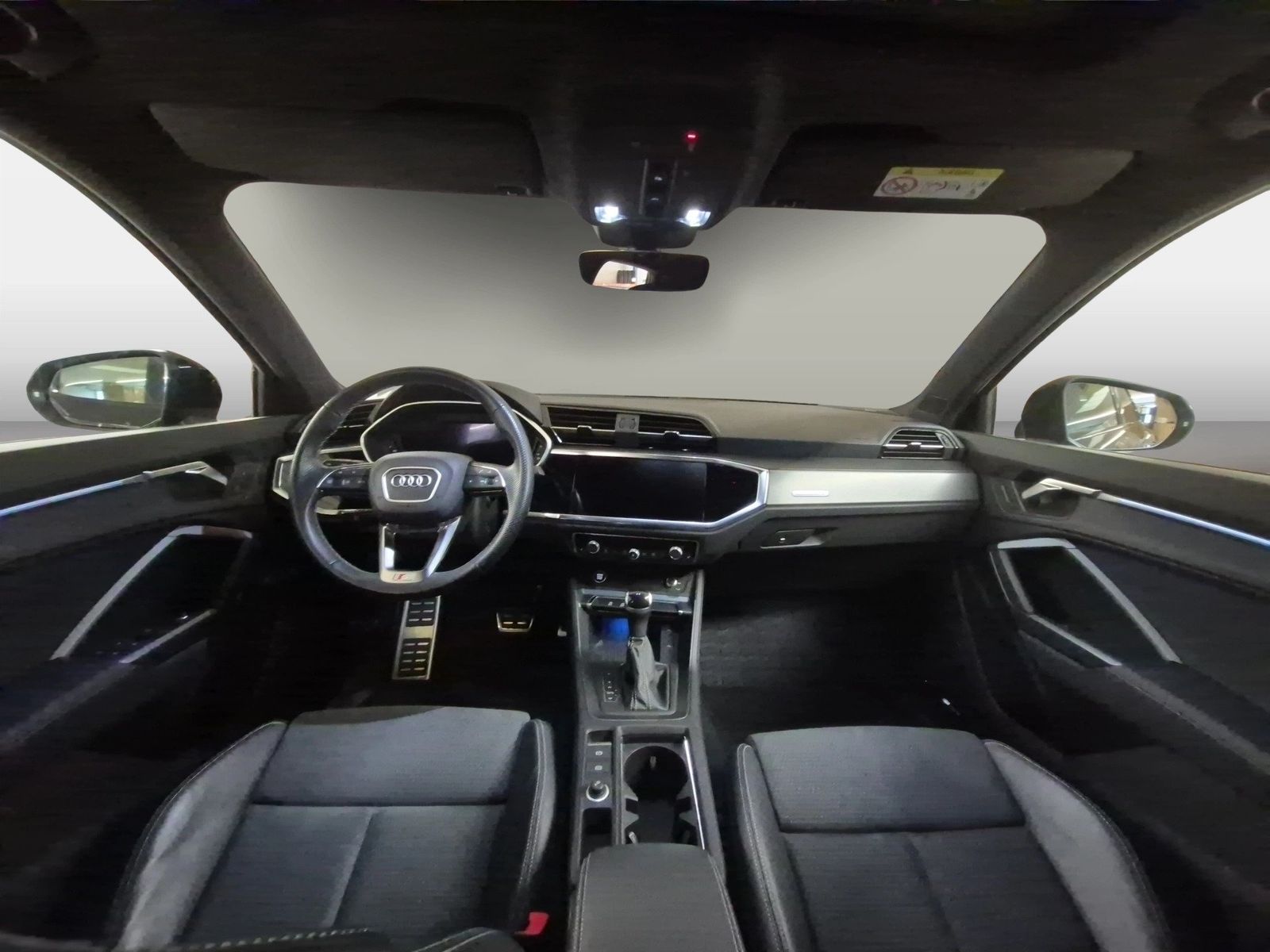 Fahrzeug autohaus mense Fahrzeugabbildung Audi Q3 40 TFSI quattro S tronic S line Matrix Sonos