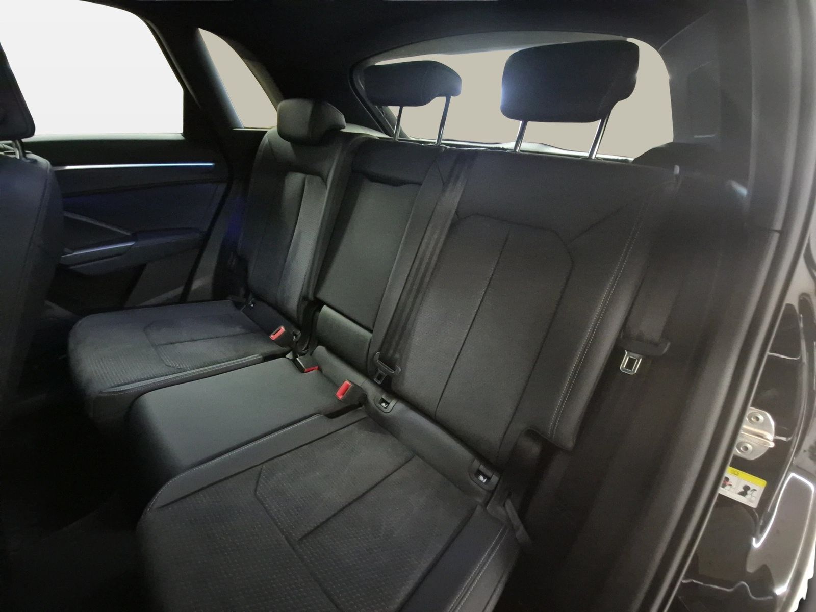 Fahrzeug autohaus mense Fahrzeugabbildung Audi Q3 40 TFSI quattro S tronic S line Matrix Sonos
