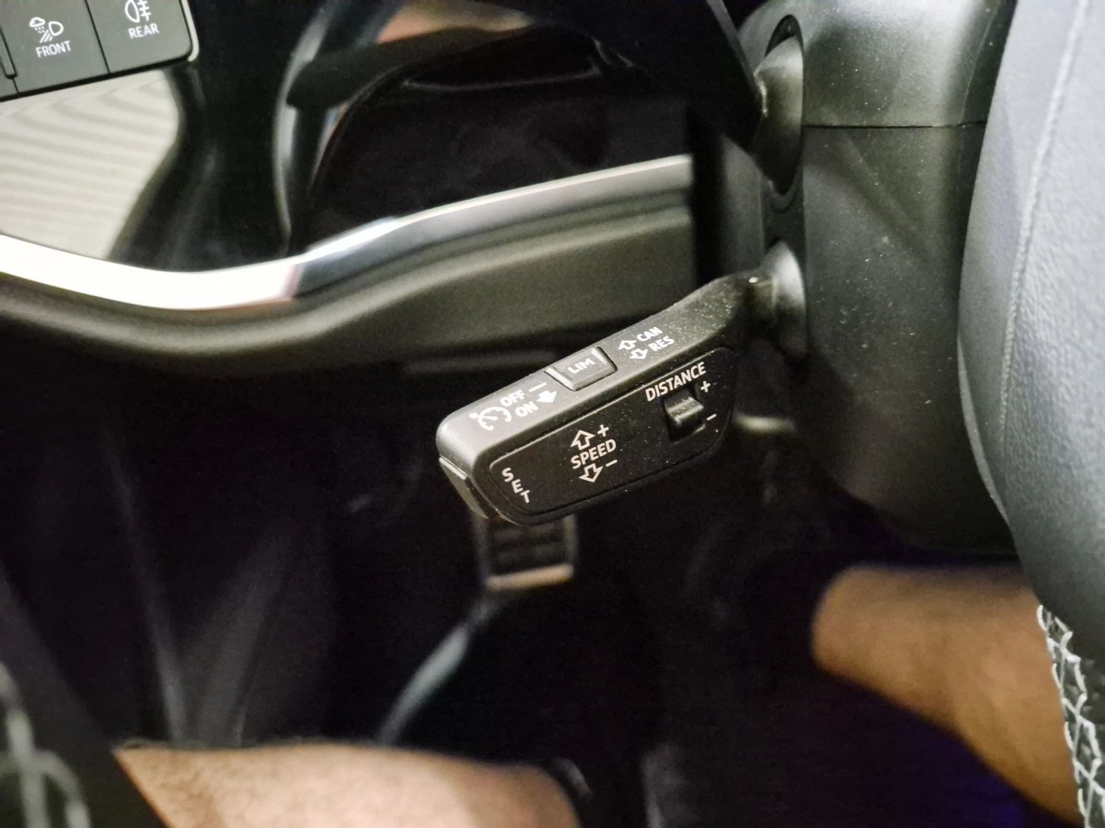 Fahrzeug autohaus mense Fahrzeugabbildung Audi Q3 40 TFSI quattro S tronic S line Matrix Sonos
