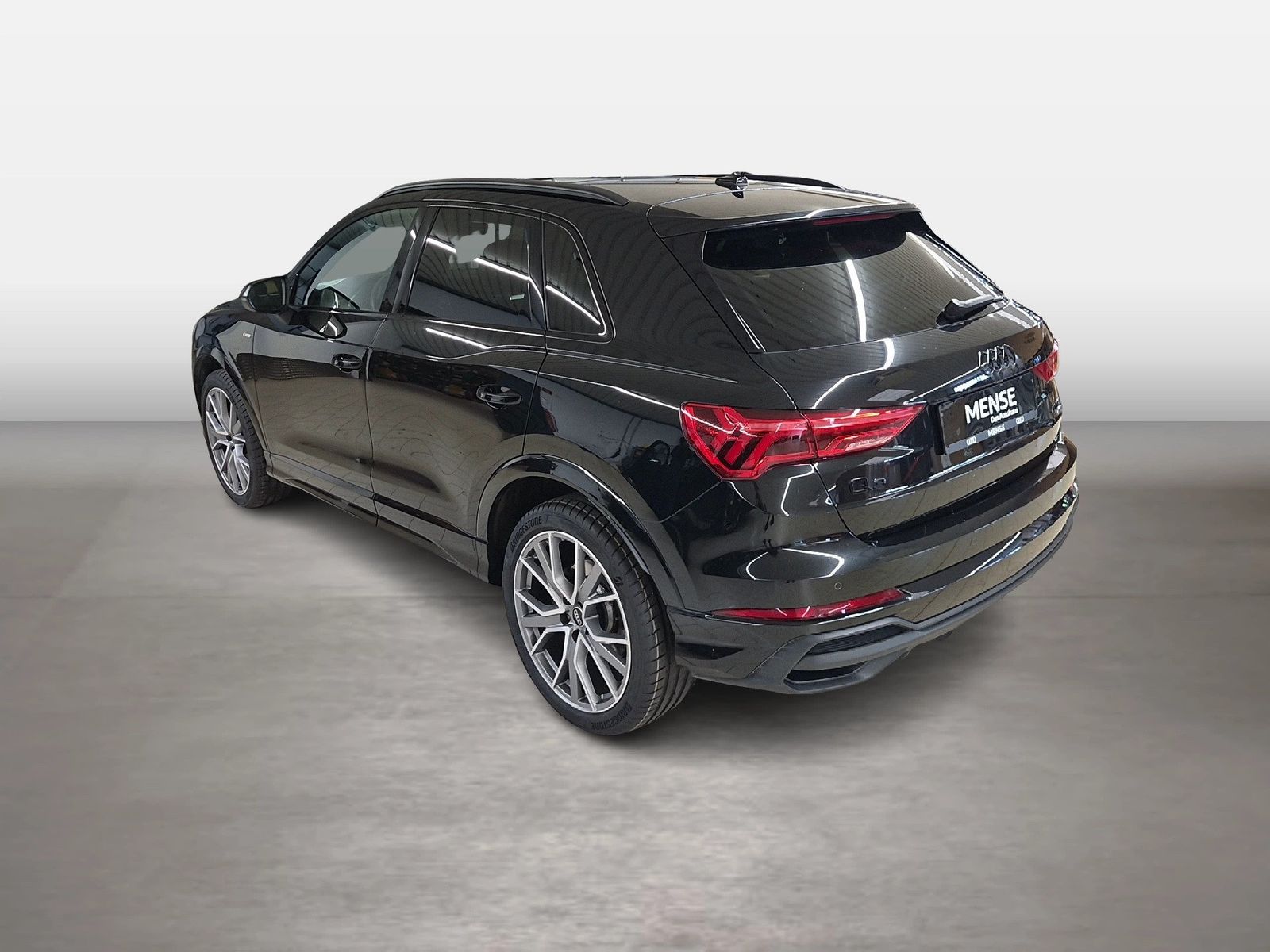 Fahrzeug autohaus mense Fahrzeugabbildung Audi Q3 40 TFSI quattro S tronic S line Matrix Sonos