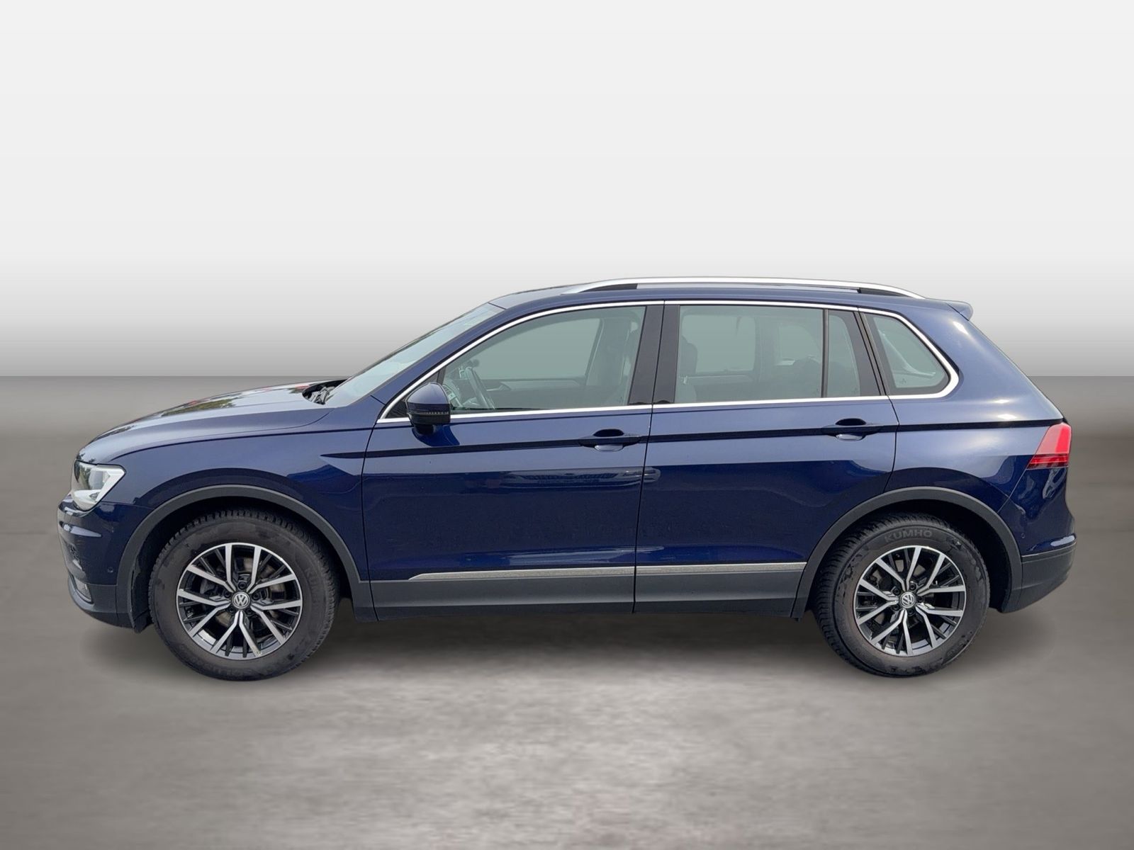 Fahrzeugabbildung Volkswagen Tiguan Comfortline Comfortline 1.5 TSI ACT OPF 9 - mit KI generiert/bearbeitet