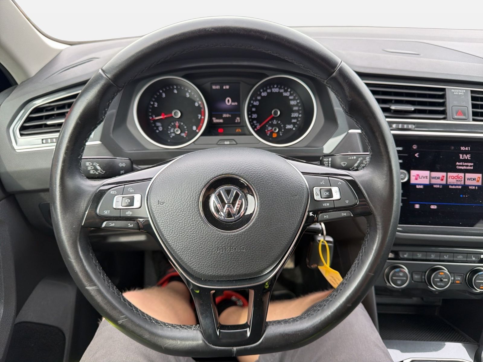 Fahrzeugabbildung Volkswagen Tiguan Comfortline Comfortline 1.5 TSI ACT OPF 9 - mit KI generiert/bearbeitet