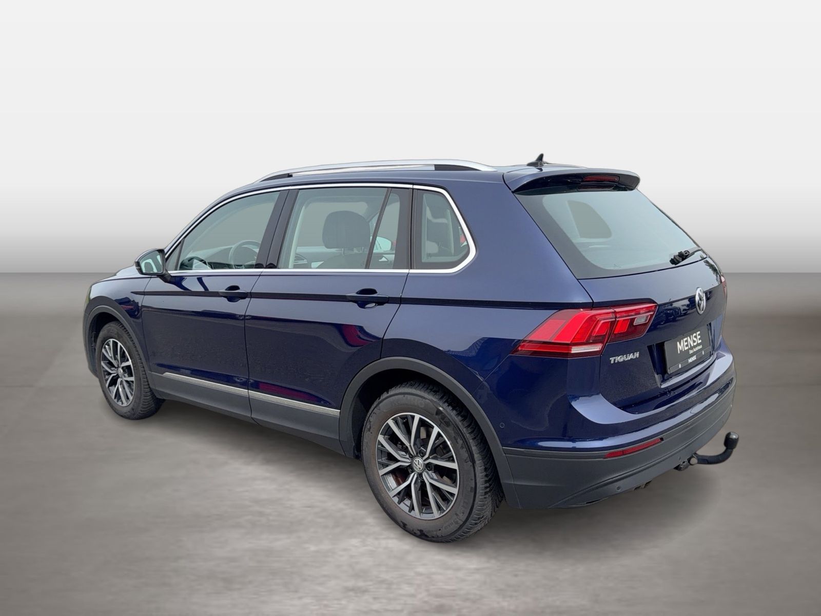 Fahrzeugabbildung Volkswagen Tiguan Comfortline Comfortline 1.5 TSI ACT OPF 9 - mit KI generiert/bearbeitet
