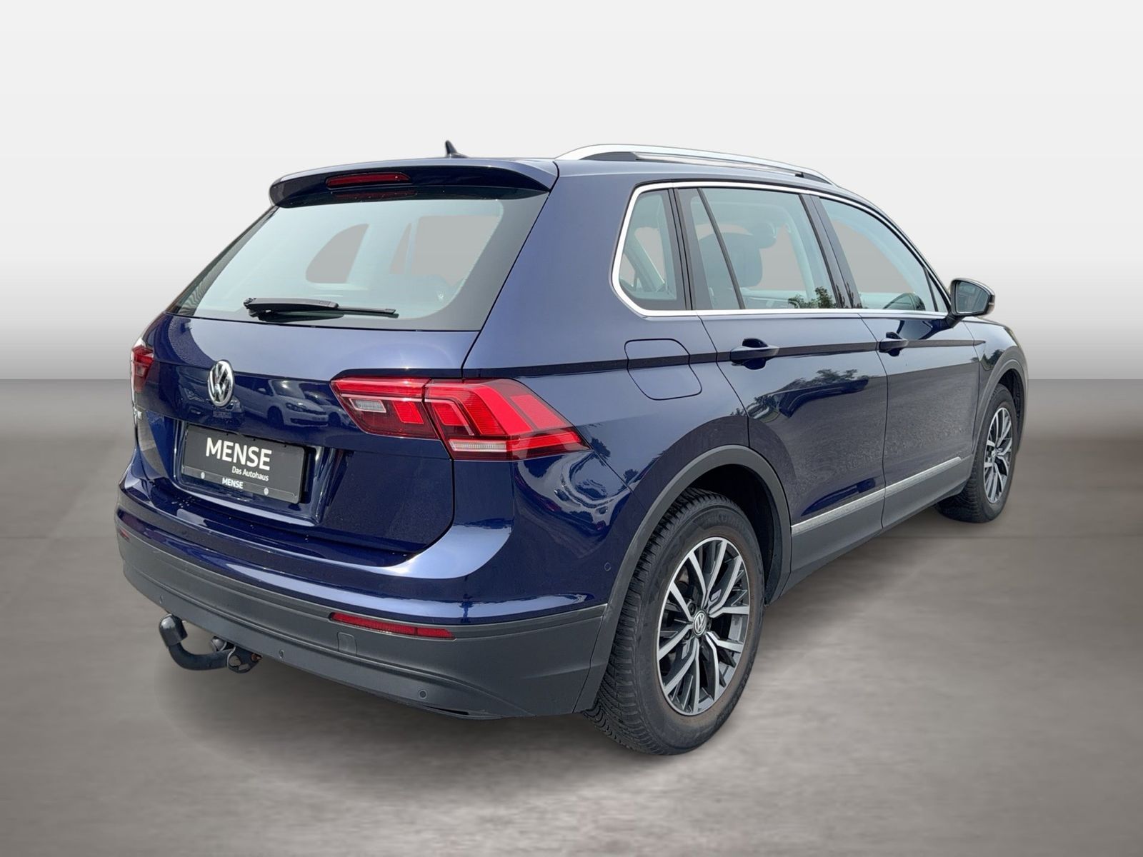 Fahrzeugabbildung Volkswagen Tiguan Comfortline Comfortline 1.5 TSI ACT OPF 9 - mit KI generiert/bearbeitet
