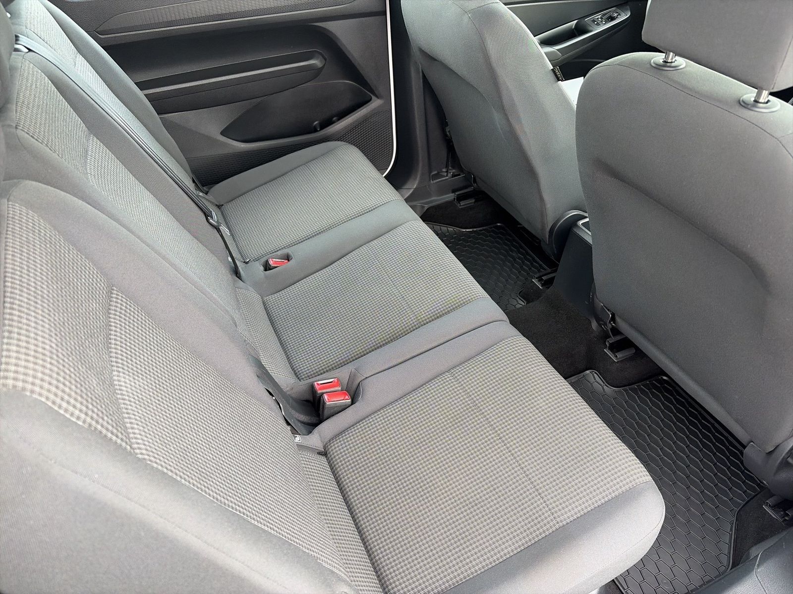 Fahrzeugabbildung Volkswagen Caddy Maxi Kombi Basis-Modell Caddy Maxi KOKombi