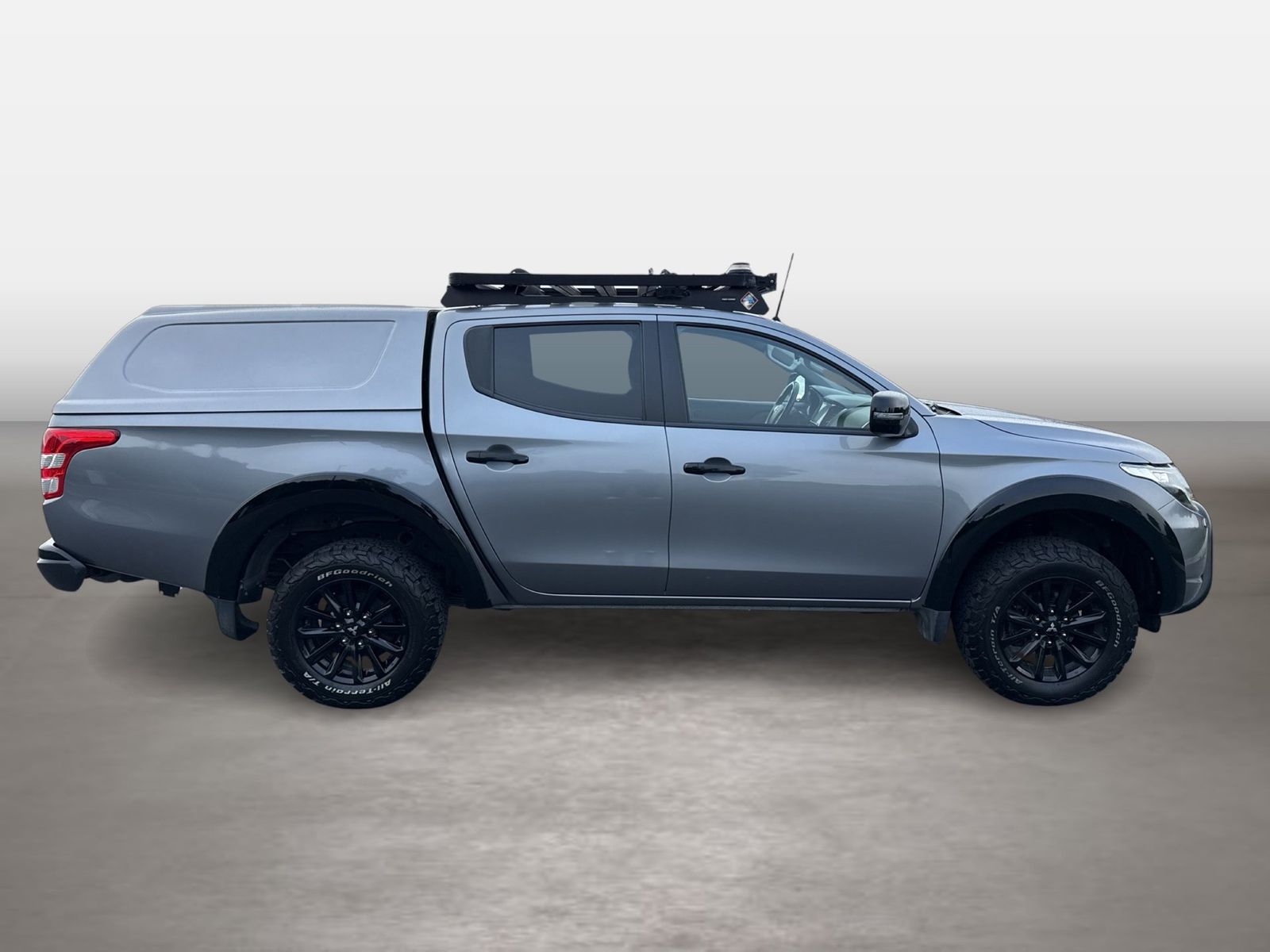 Fahrzeug autohaus mense Fahrzeugabbildung Mitsubishi L200 Plus Doppelkabine 4WD Kamera KlimaA - mit KI generiert/bearbeitet
