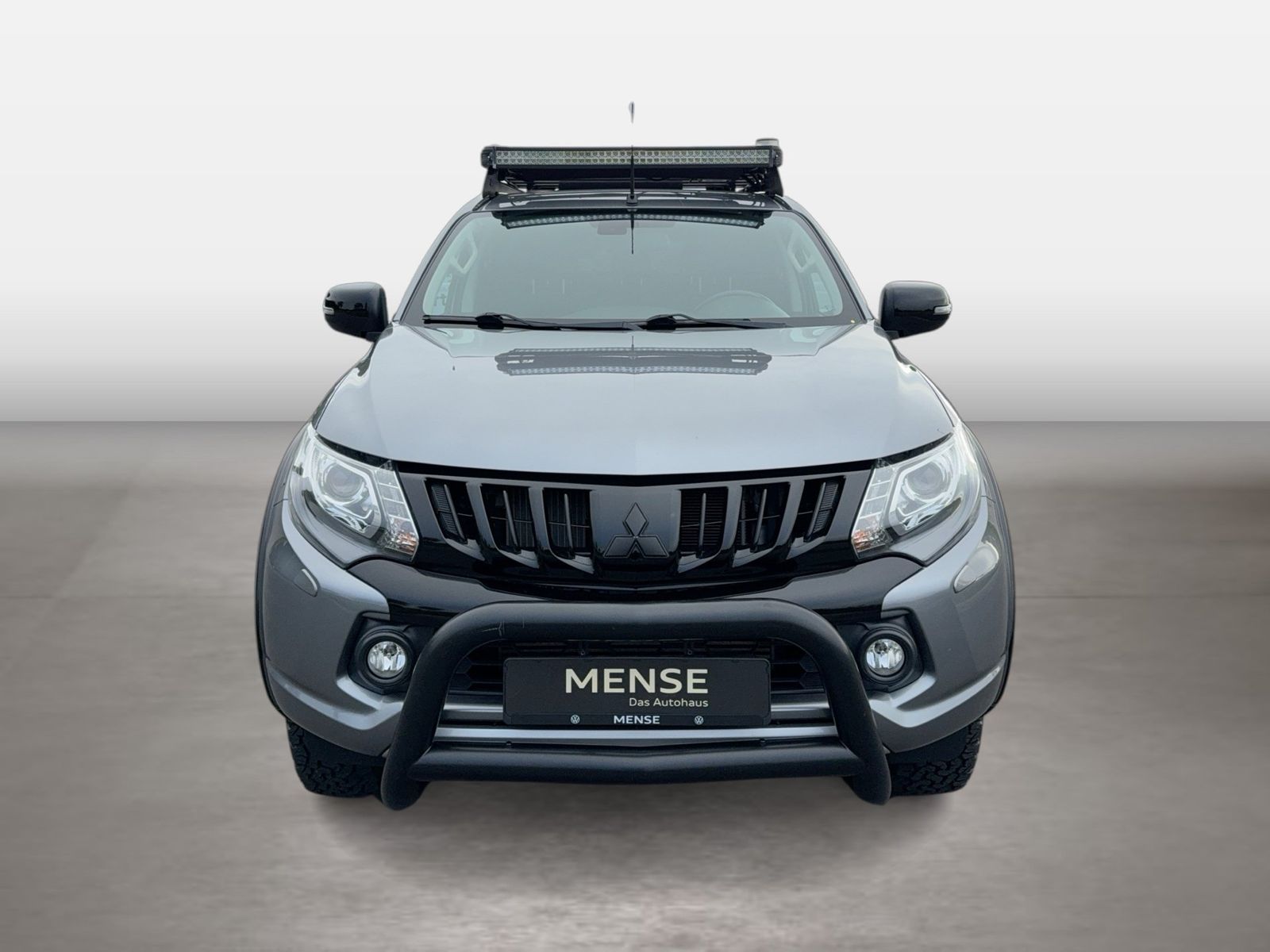 Fahrzeug autohaus mense Fahrzeugabbildung Mitsubishi L200 Plus Doppelkabine 4WD Kamera KlimaA - mit KI generiert/bearbeitet