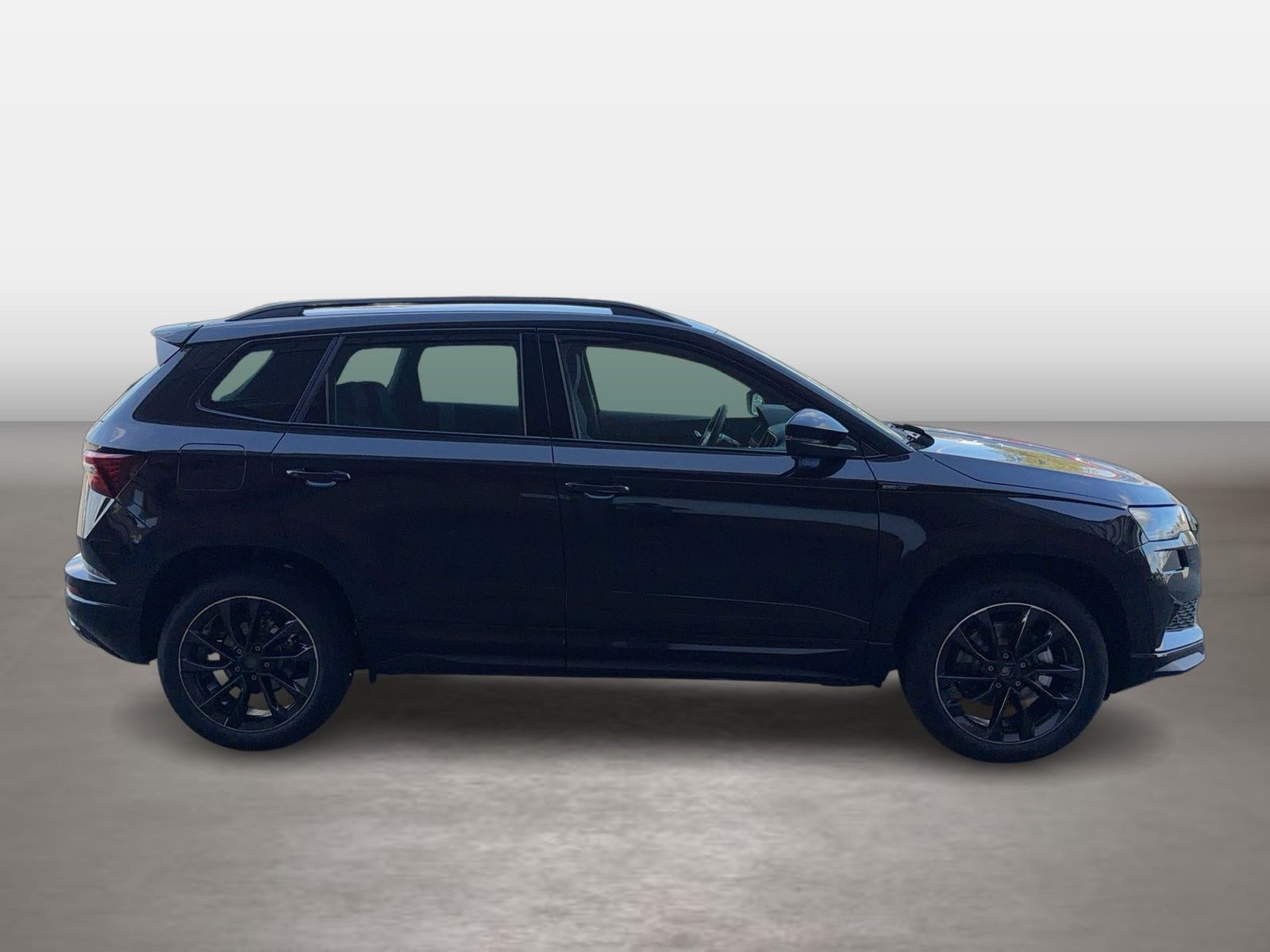 Fahrzeug autohaus mense Fahrzeugabbildung SKODA Karoq 1.5 TSI ACT Sportline Matrix AHK 4xSHZG LM - mit KI generiert/bearbeitet
