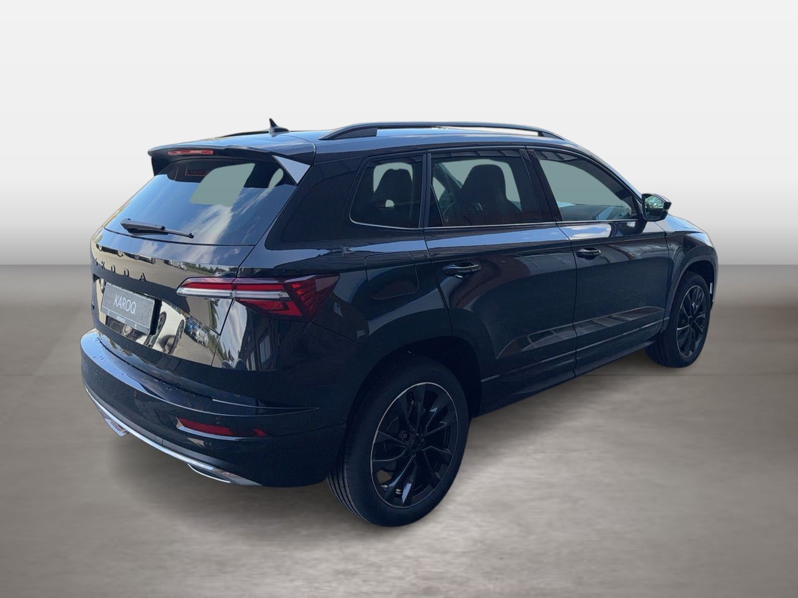 Fahrzeug autohaus mense Fahrzeugabbildung SKODA Karoq 1.5 TSI ACT Sportline Matrix AHK 4xSHZG LM - mit KI generiert/bearbeitet