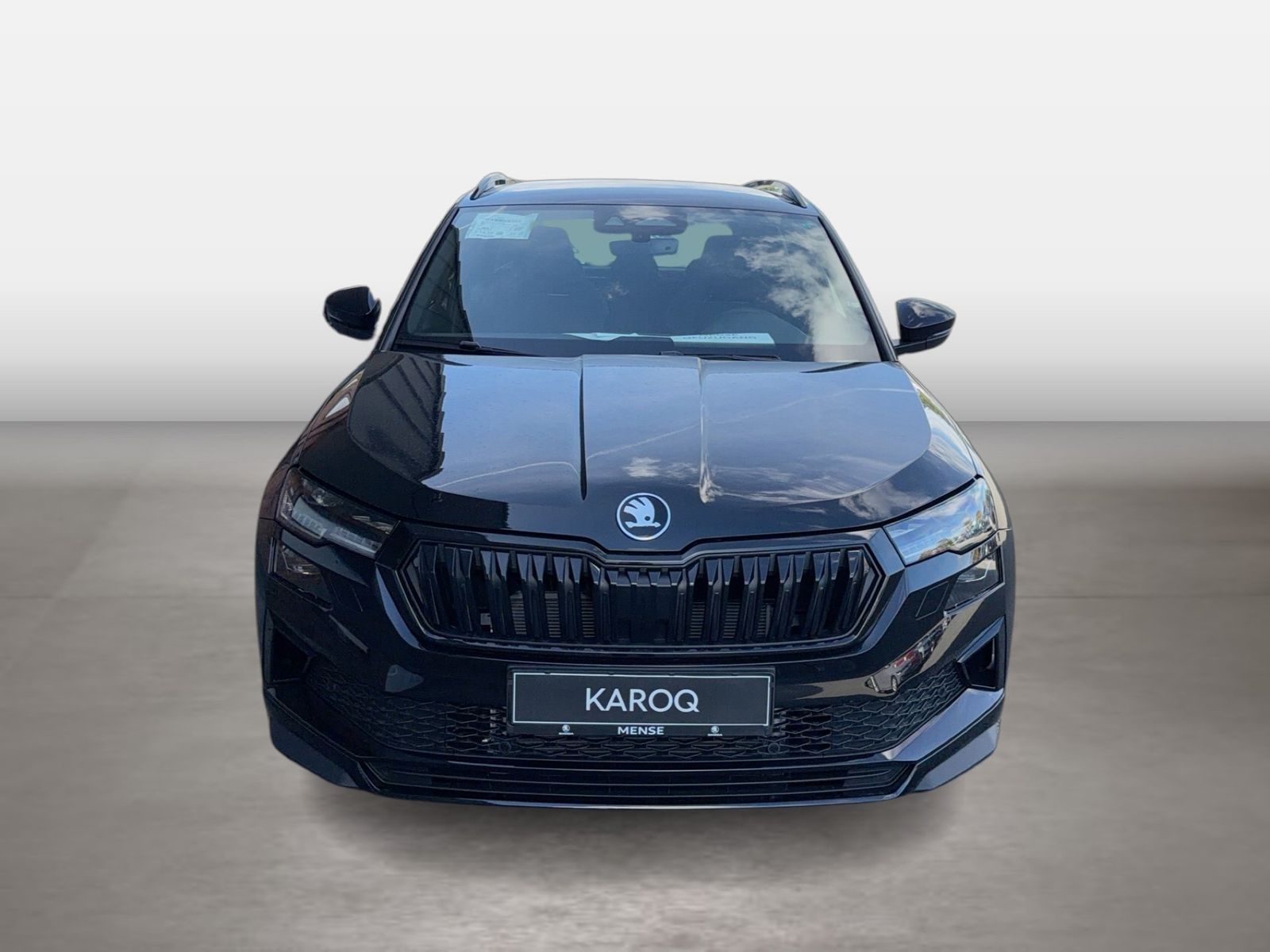 Fahrzeug autohaus mense Fahrzeugabbildung SKODA Karoq 1.5 TSI ACT Sportline Matrix AHK 4xSHZG LM - mit KI generiert/bearbeitet