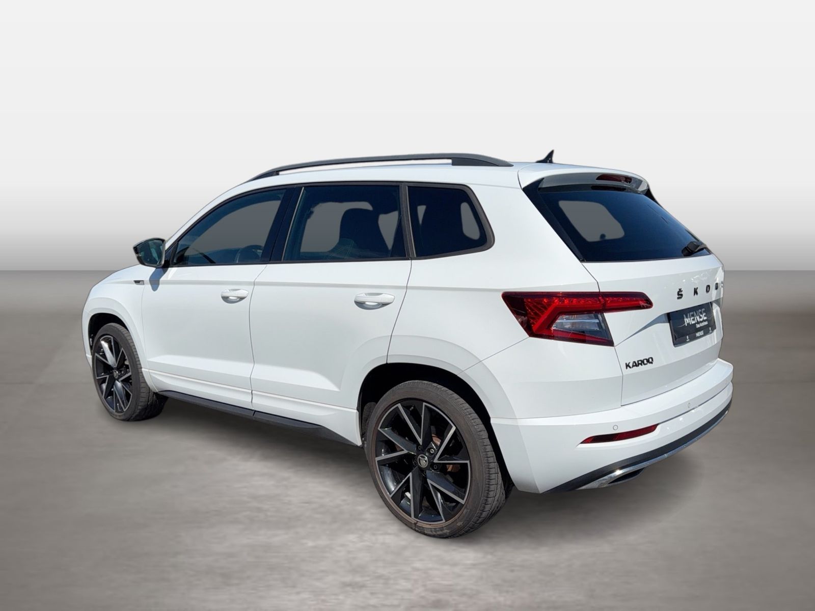 Fahrzeugabbildung SKODA Karoq Sportline 2.0l TSI 140kW 7-Gang-DSG 4x4 4x - mit KI generiert/bearbeitet