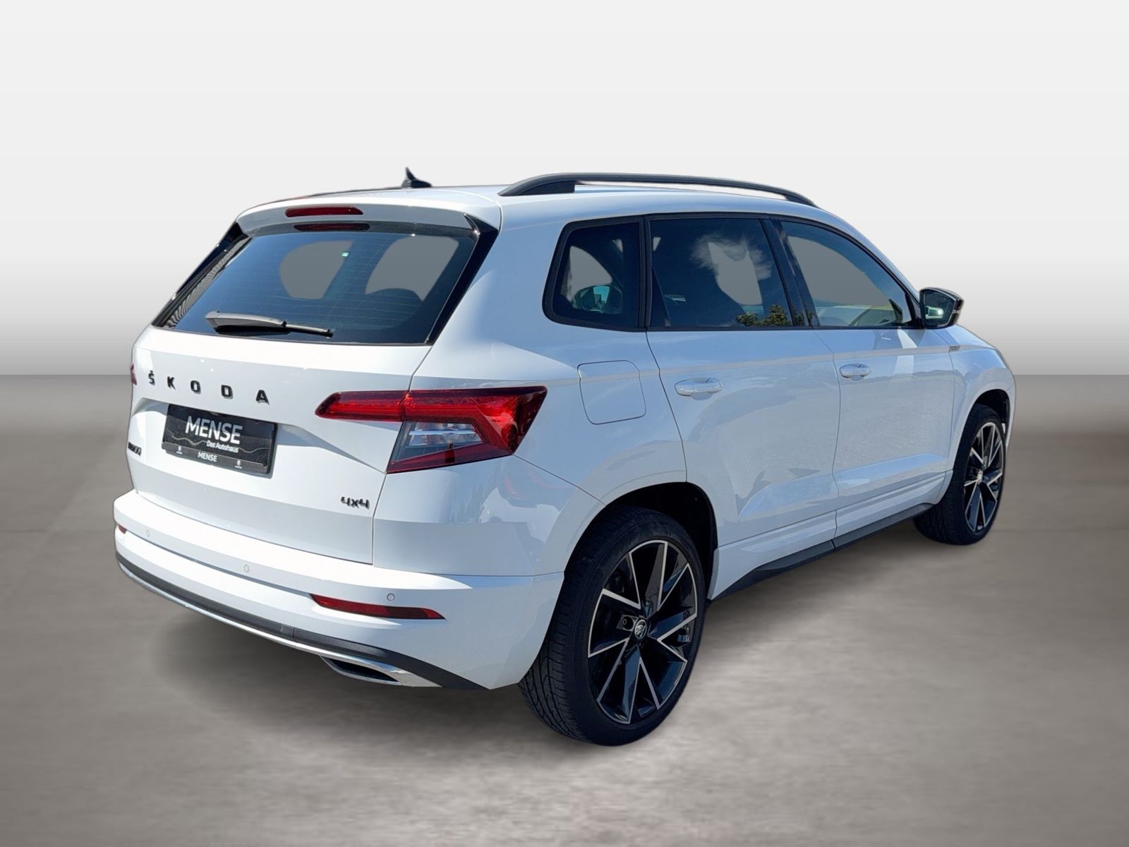 Fahrzeugabbildung SKODA Karoq Sportline 2.0l TSI 140kW 7-Gang-DSG 4x4 4x - mit KI generiert/bearbeitet