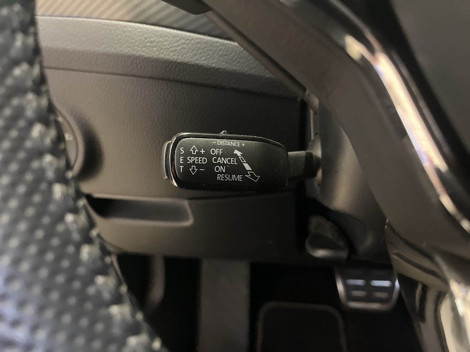 Fahrzeugabbildung SKODA Superb Combi 2.0 TDI DSG Sportline Matrix 4xSHZG - mit KI generiert/bearbeitet