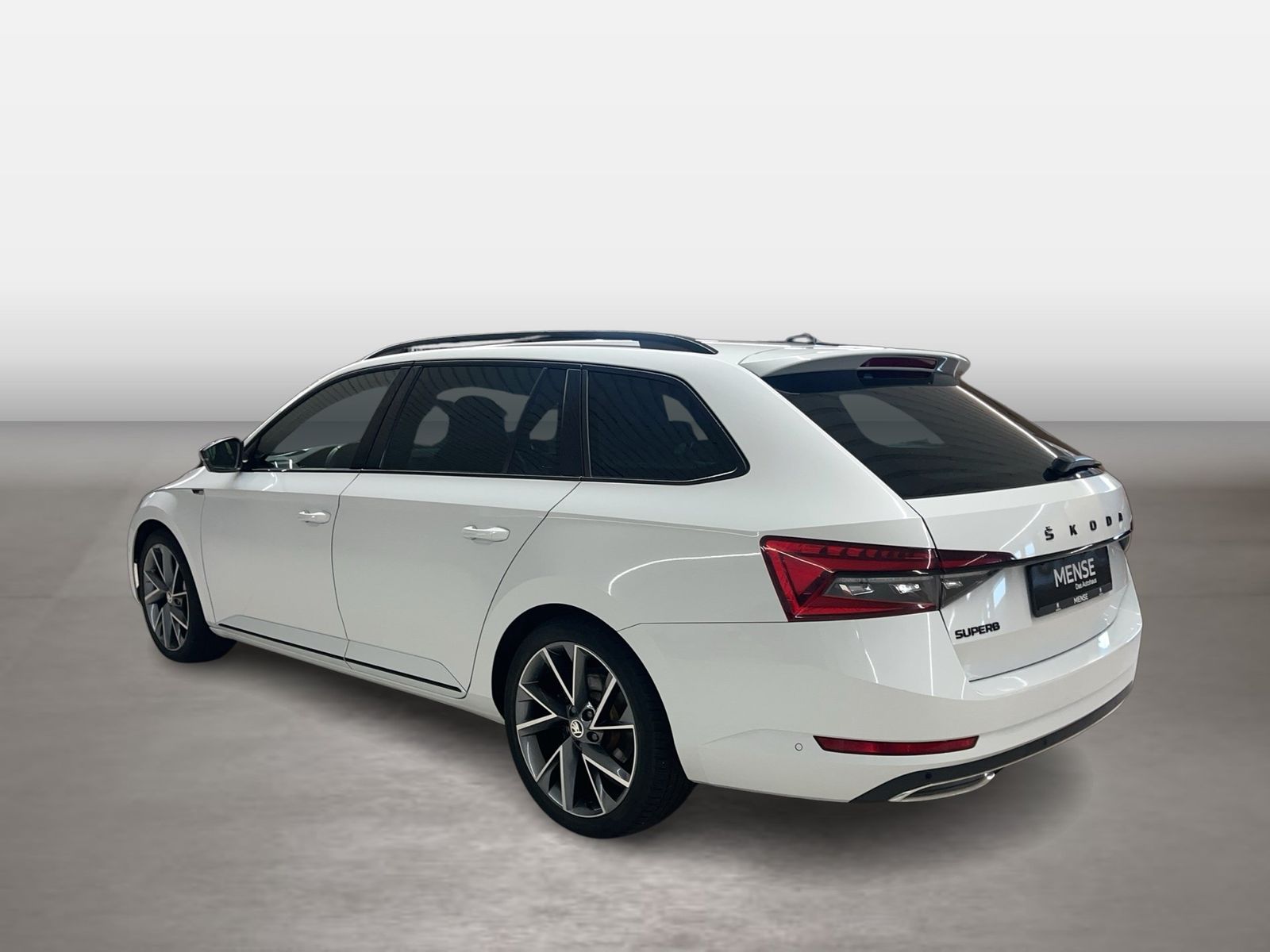Fahrzeugabbildung SKODA Superb Combi 2.0 TDI DSG Sportline Matrix 4xSHZG - mit KI generiert/bearbeitet