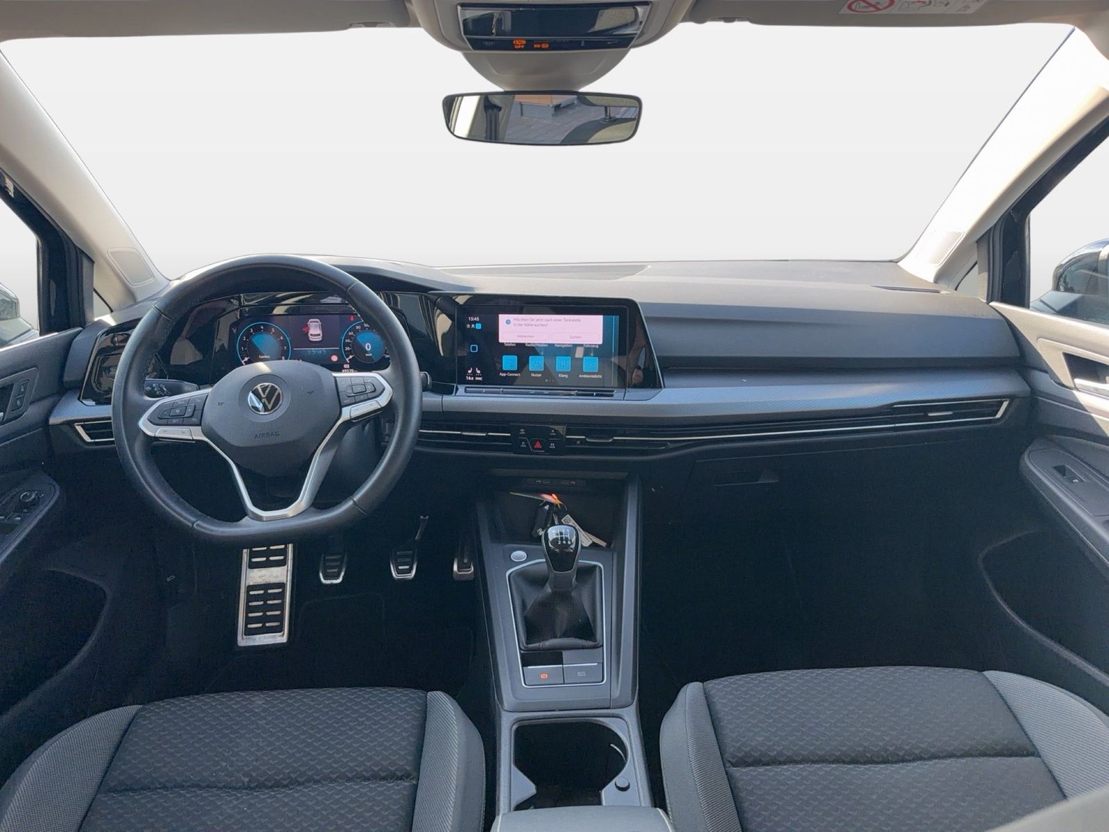 Fahrzeug autohaus mense Fahrzeugabbildung Volkswagen Golf VIII 1.5 TSI Active IQ.Light Matrix CarPlay - mit KI generiert/bearbeitet
