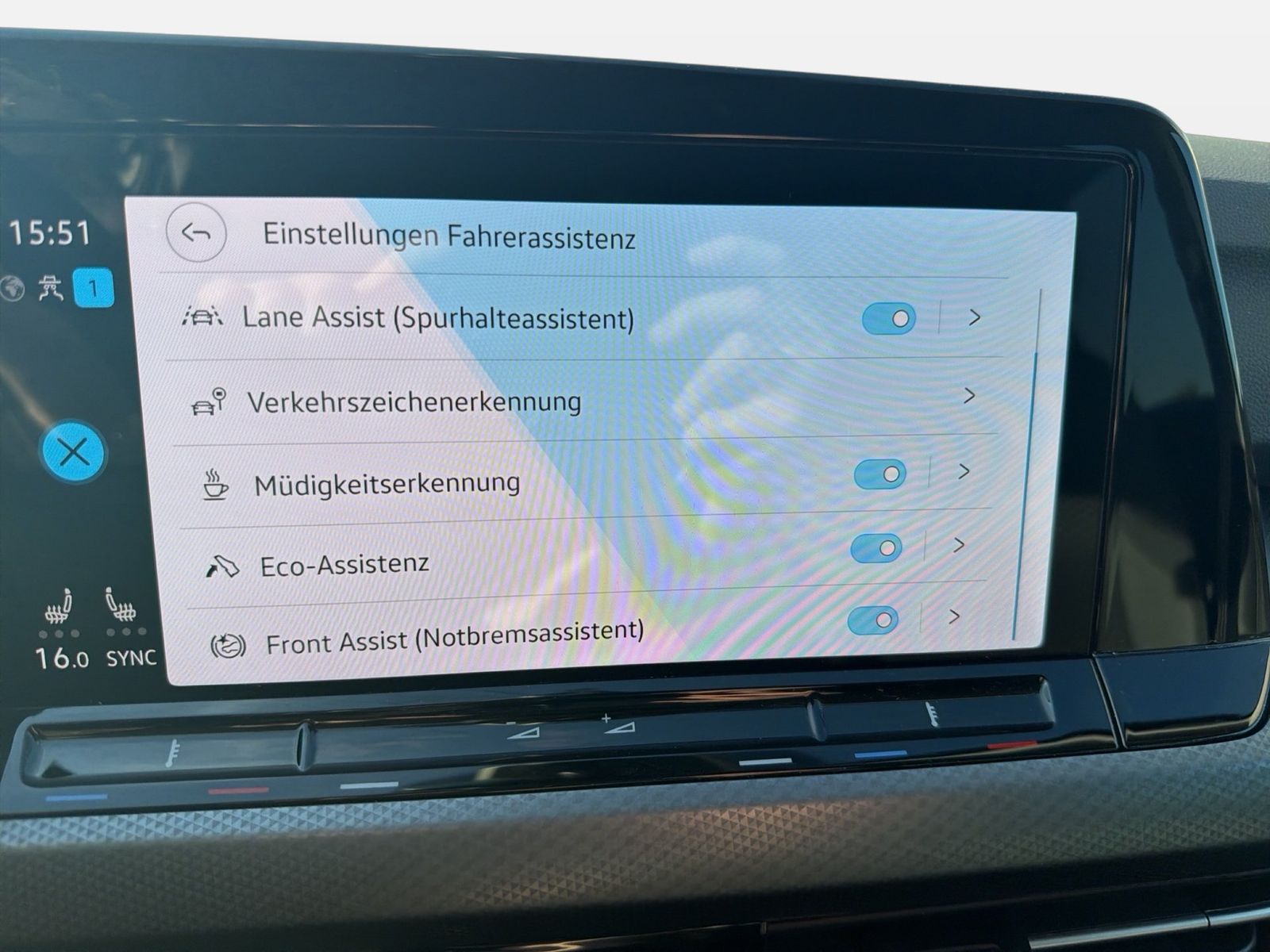 Fahrzeug autohaus mense Fahrzeugabbildung Volkswagen Golf VIII 1.5 TSI Active IQ.Light Matrix CarPlay - mit KI generiert/bearbeitet