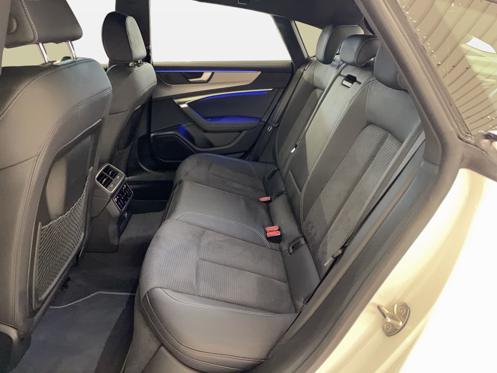 Fahrzeug autohaus mense Fahrzeugabbildung Audi A7 Sportback 45 TFSI S tronic S line CarPlay AHK - mit KI generiert/bearbeitet