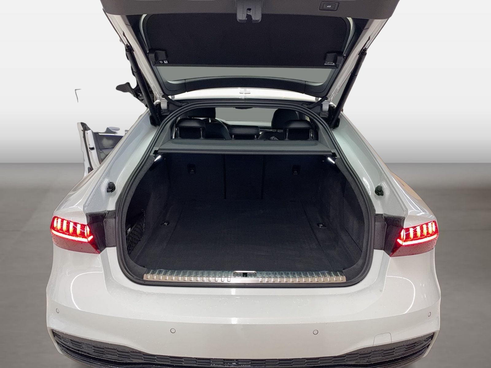 Fahrzeug autohaus mense Fahrzeugabbildung Audi A7 Sportback 45 TFSI S tronic S line CarPlay AHK - mit KI generiert/bearbeitet