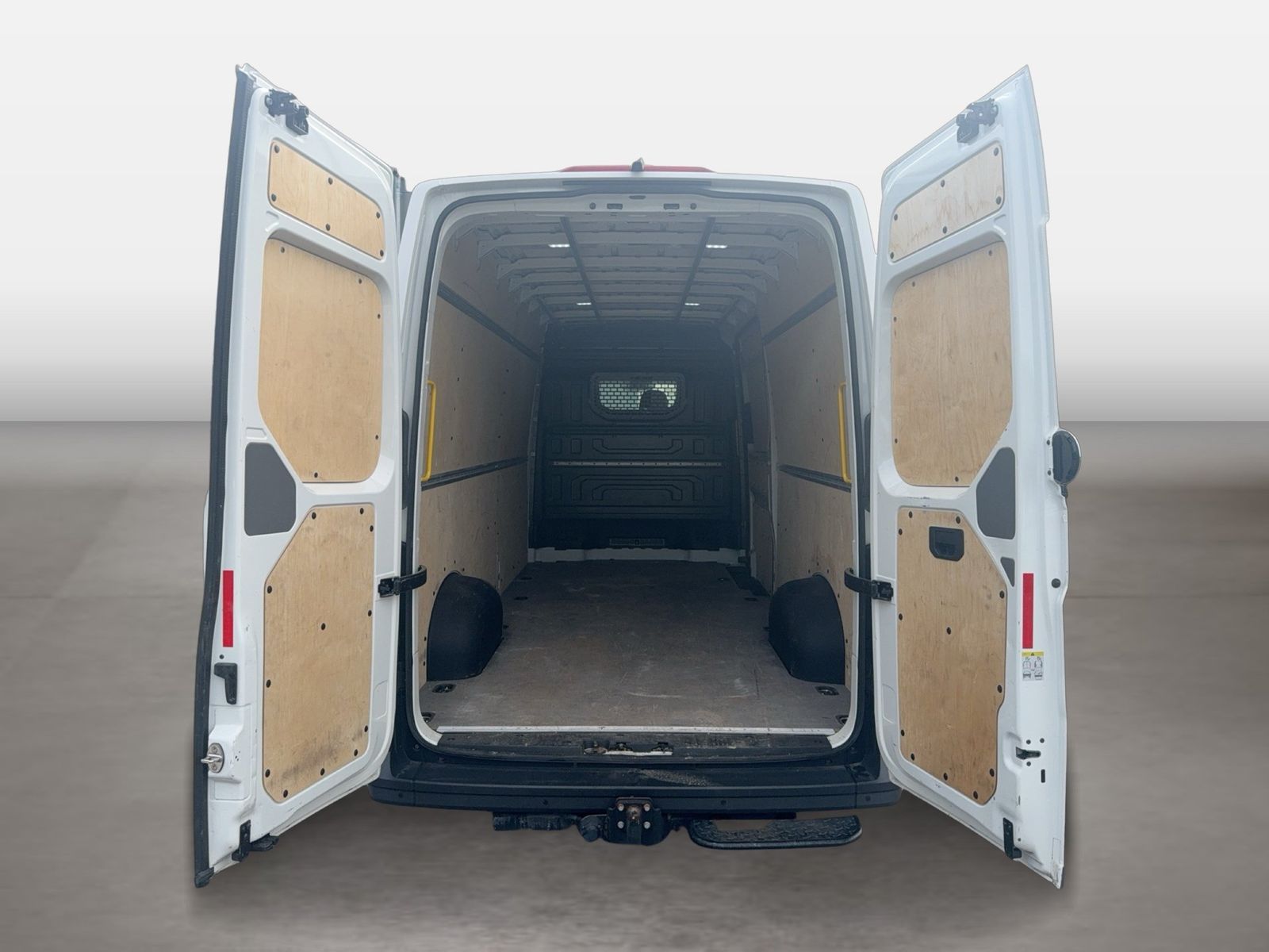 Fahrzeug autohaus mense Fahrzeugabbildung Volkswagen Crafter 35 Kasten 2.0 TDI HD LR RearView Klima - mit KI generiert/bearbeitet