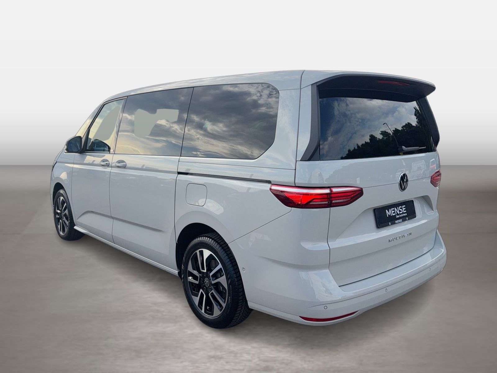 Fahrzeugabbildung Volkswagen Multivan Life Generation Motor: 2.0 l TDI SCR 11 - mit KI generiert/bearbeitet