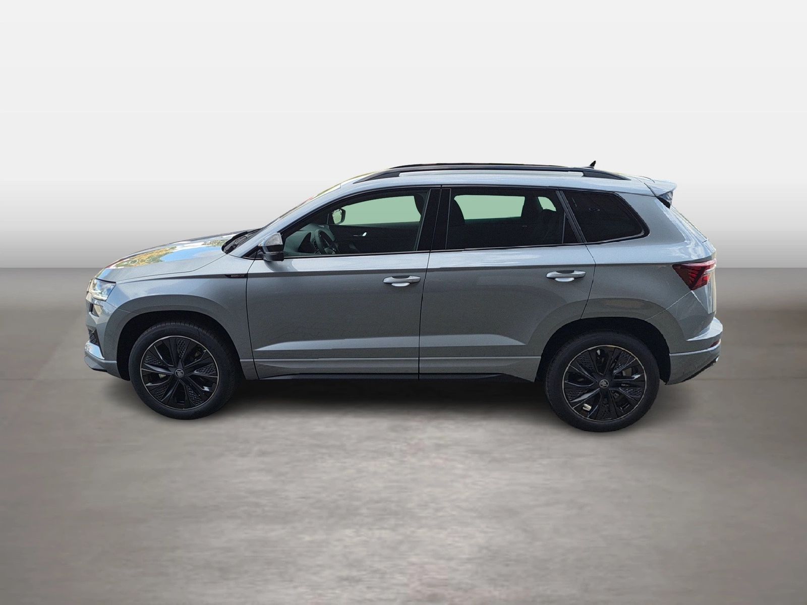 Fahrzeugabbildung SKODA Karoq 1.5 TSI ACT Sportline Matrix AHK 4xSHZG LM - mit KI generiert/bearbeitet