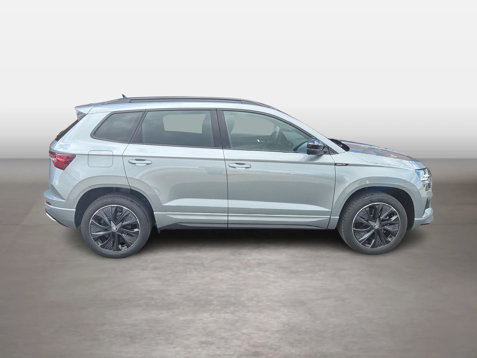 Fahrzeugabbildung SKODA Karoq 1.5 TSI ACT Sportline Matrix AHK 4xSHZG LM - mit KI generiert/bearbeitet