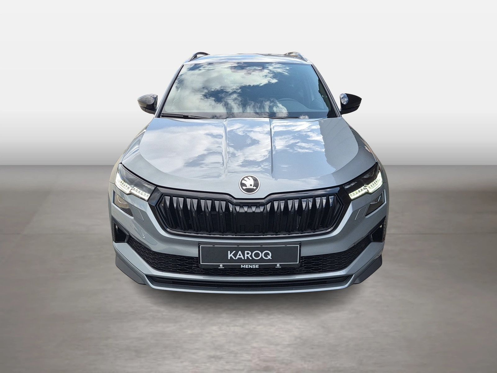 Fahrzeugabbildung SKODA Karoq 1.5 TSI ACT Sportline Matrix AHK 4xSHZG LM - mit KI generiert/bearbeitet