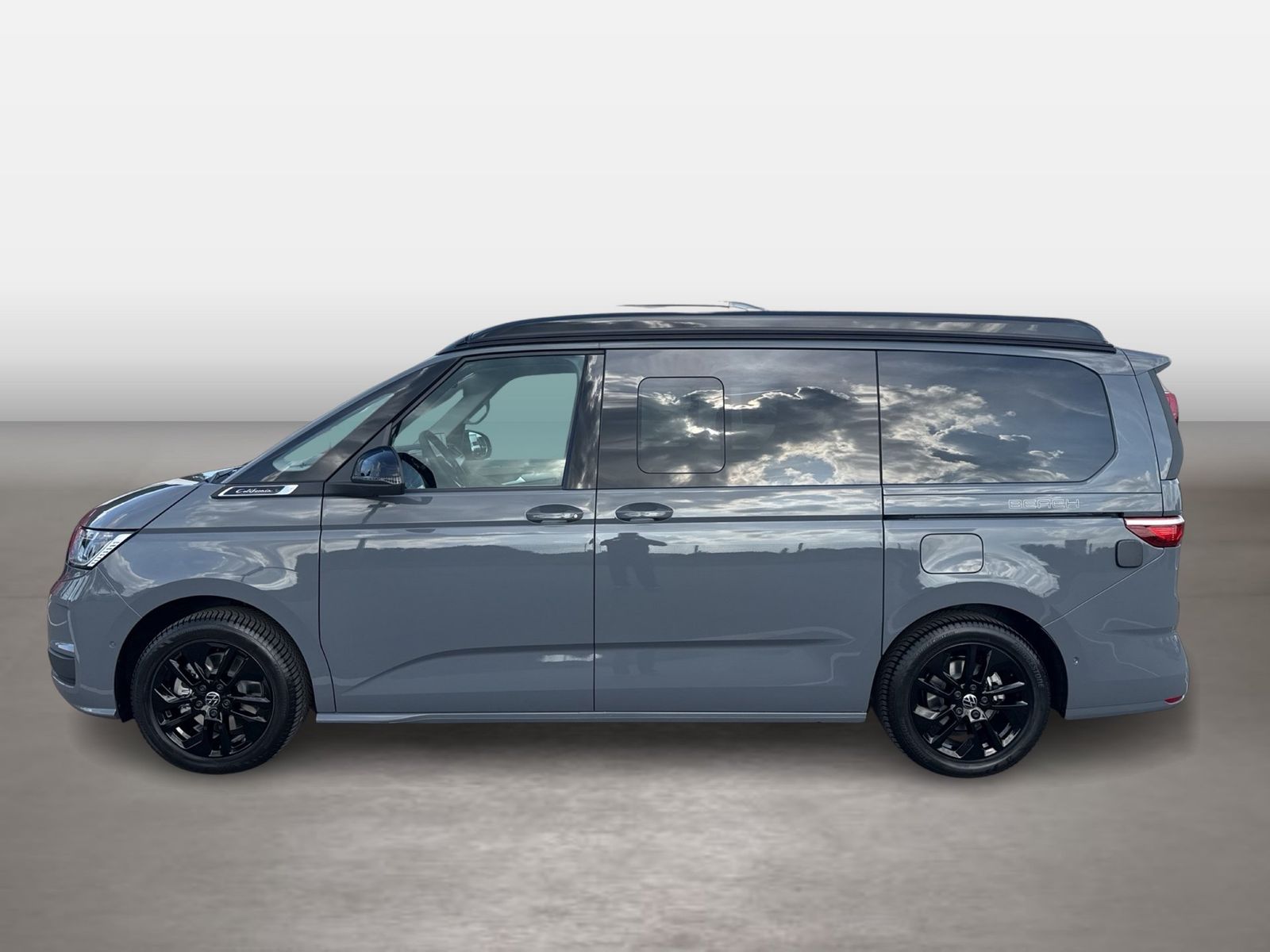 Fahrzeug autohaus mense Fahrzeugabbildung Volkswagen California Beach Camper Motor: 2.0 l TDI SCR 110 - mit KI generiert/bearbeitet