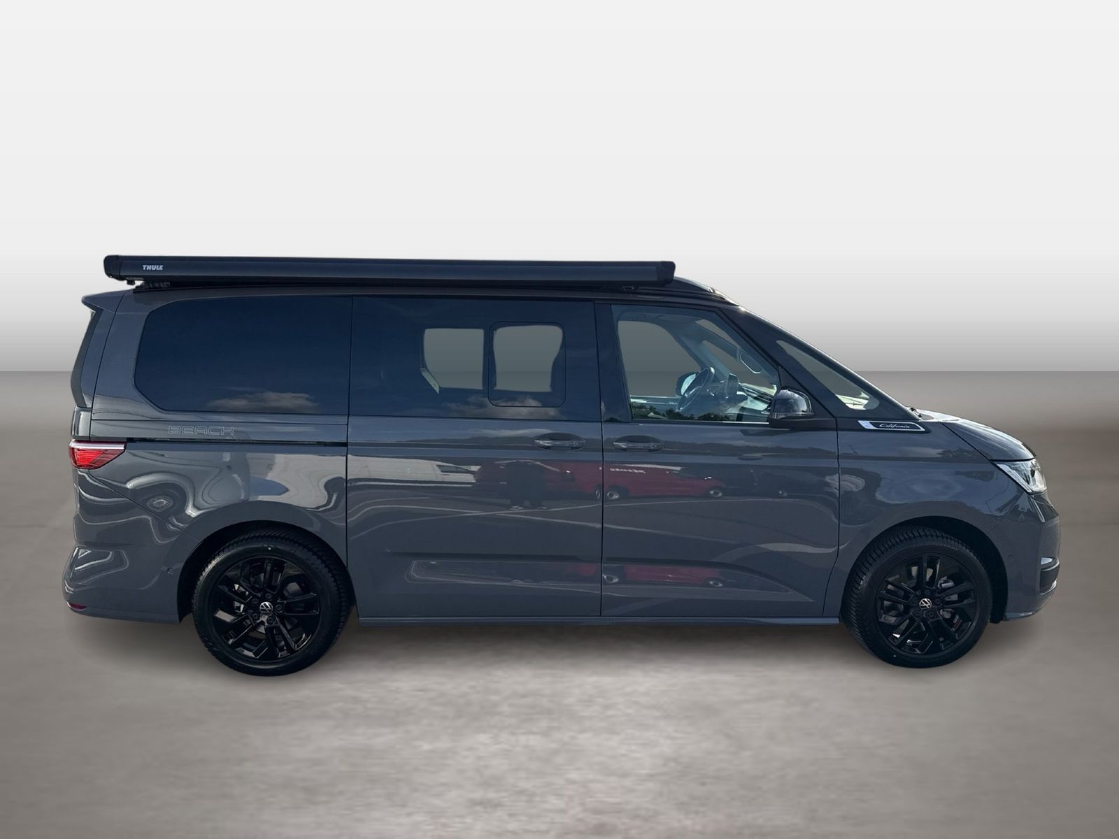 Fahrzeug autohaus mense Fahrzeugabbildung Volkswagen California Beach Camper Motor: 2.0 l TDI SCR 110 - mit KI generiert/bearbeitet